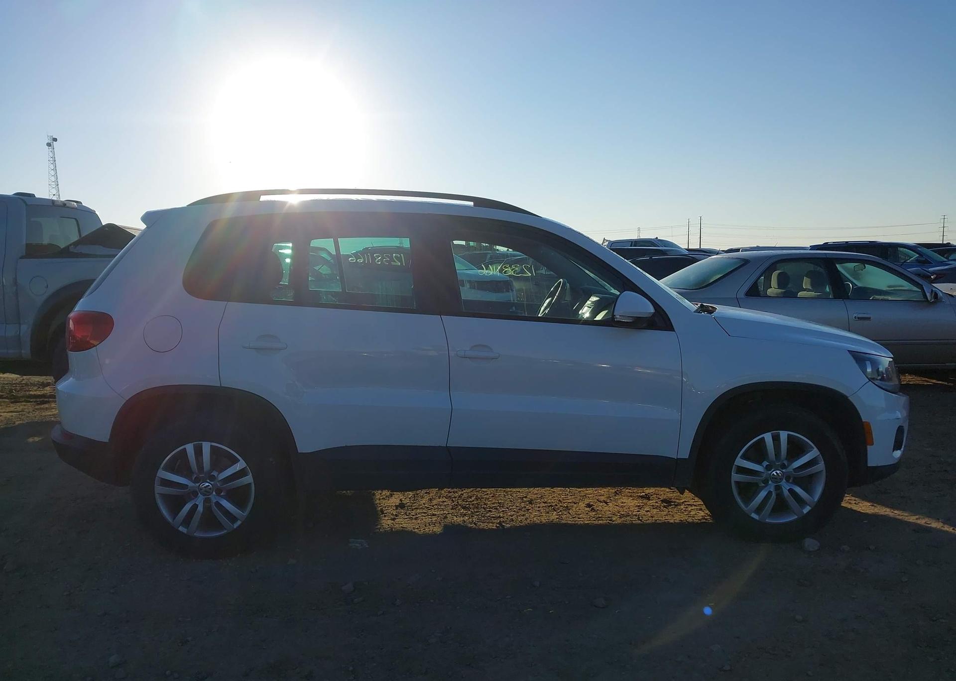 2014 VOLKSWAGEN TIGUAN S