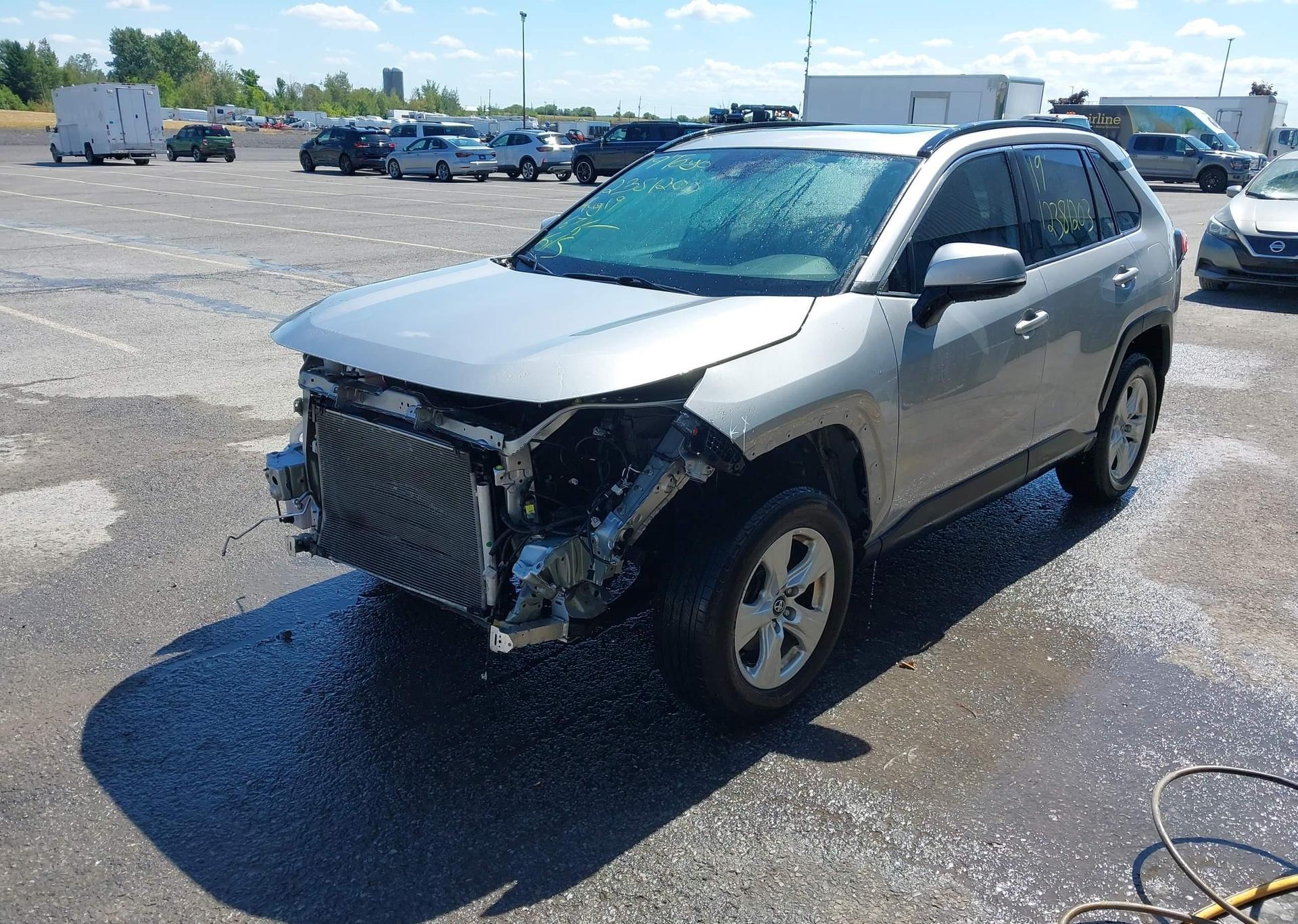 2019 TOYOTA RAV4 XLE