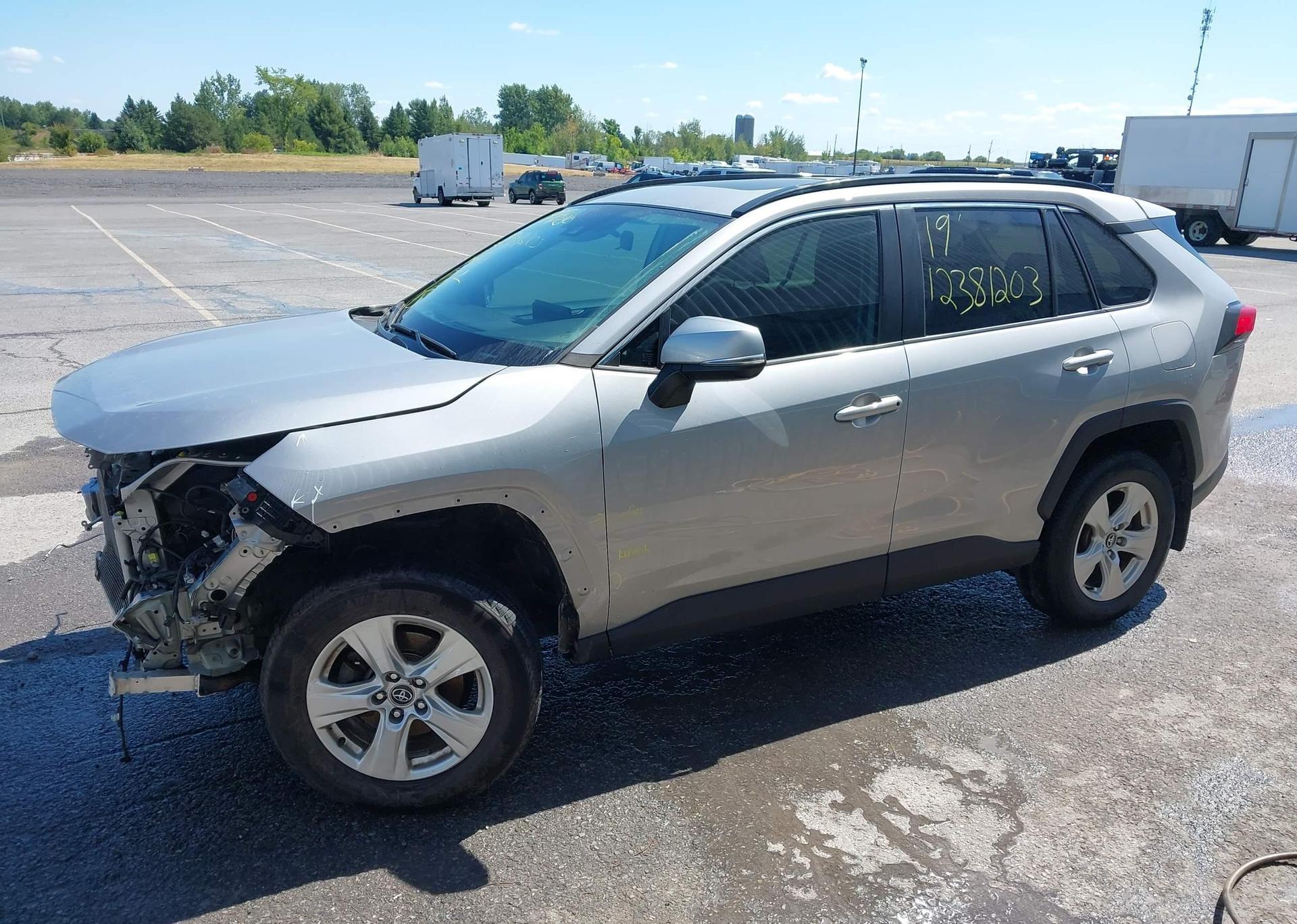 2019 TOYOTA RAV4 XLE