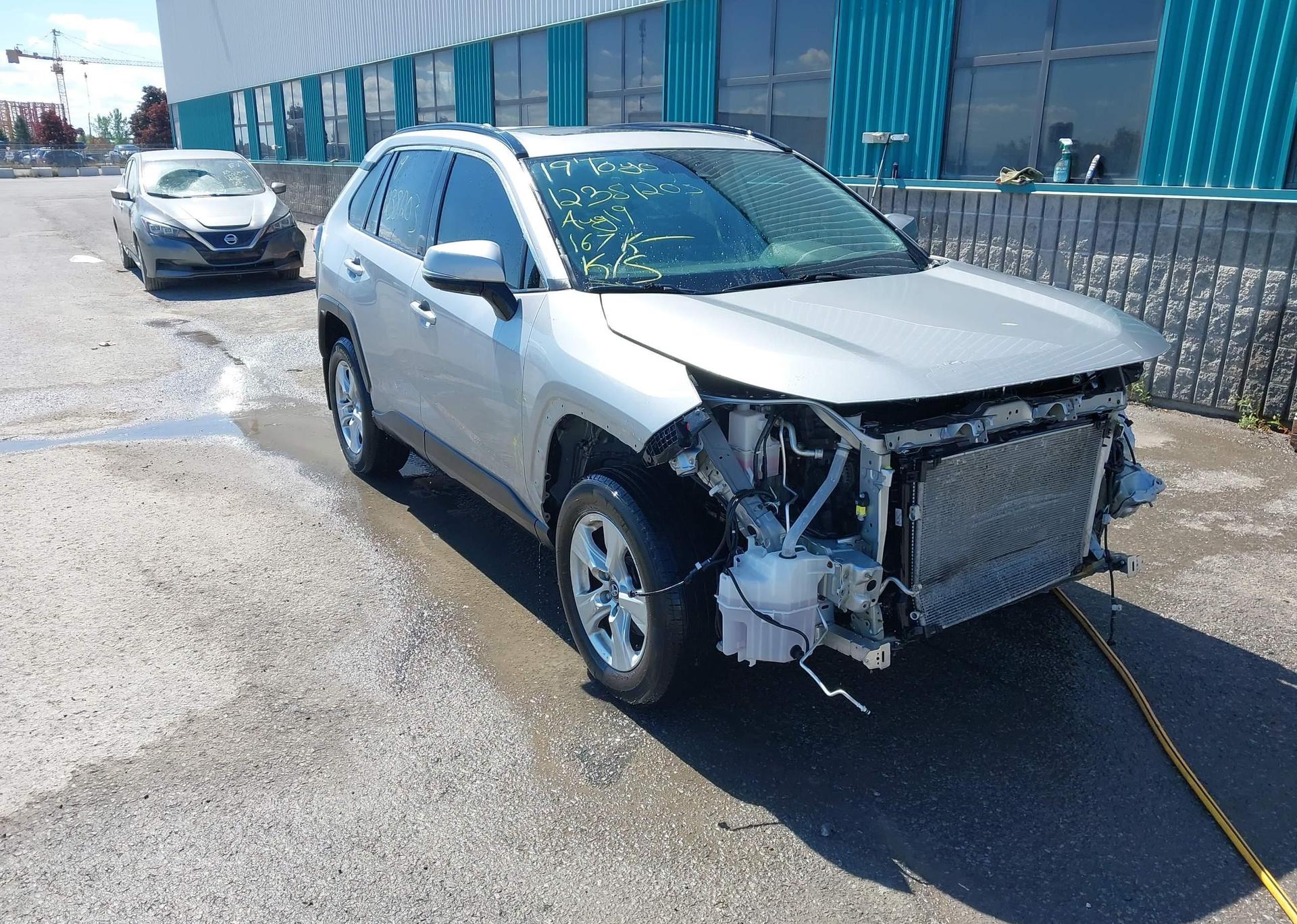 2019 TOYOTA RAV4 XLE