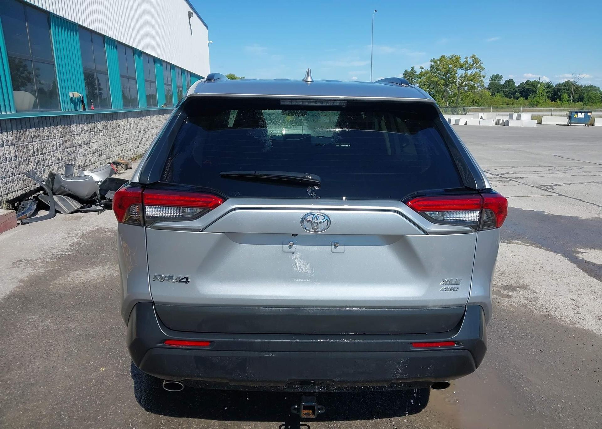 2019 TOYOTA RAV4 XLE