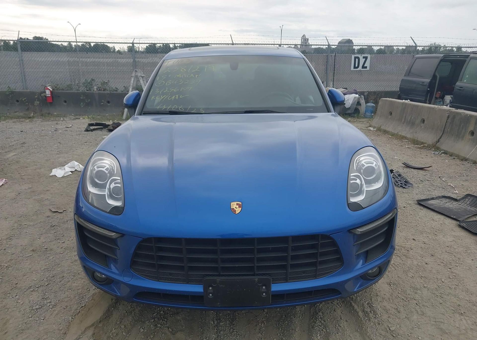 2015 PORSCHE MACAN S