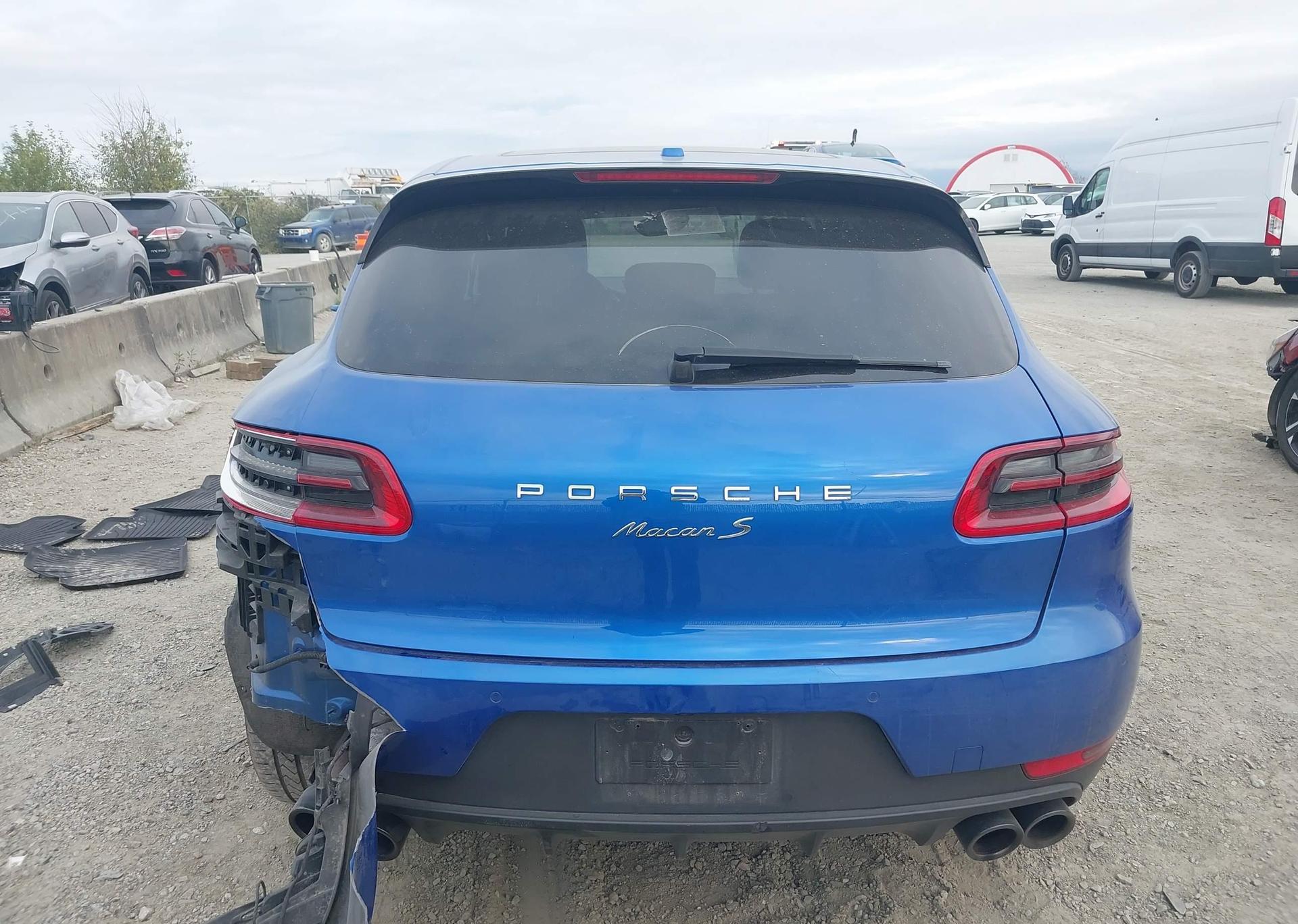 2015 PORSCHE MACAN S
