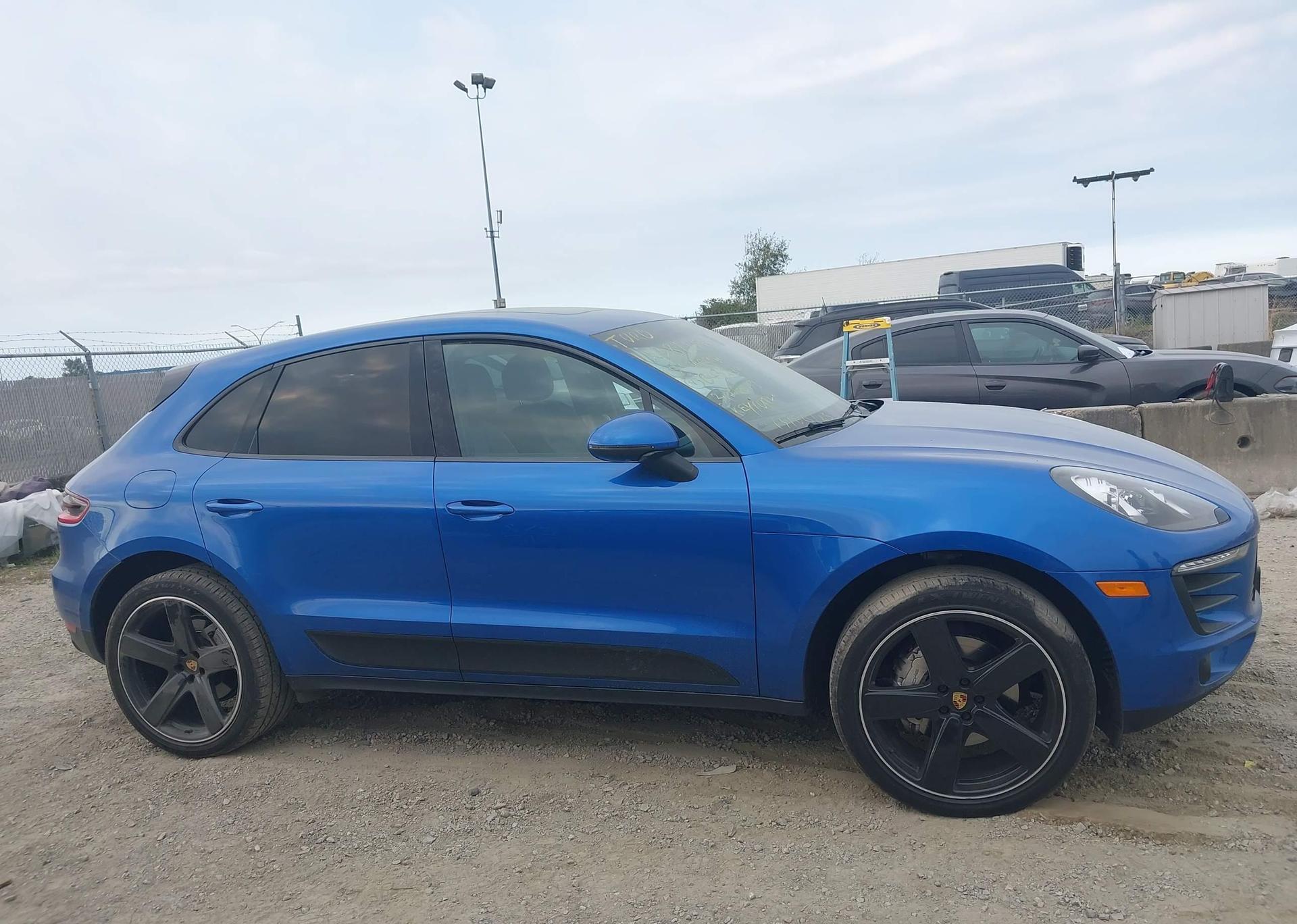 2015 PORSCHE MACAN S