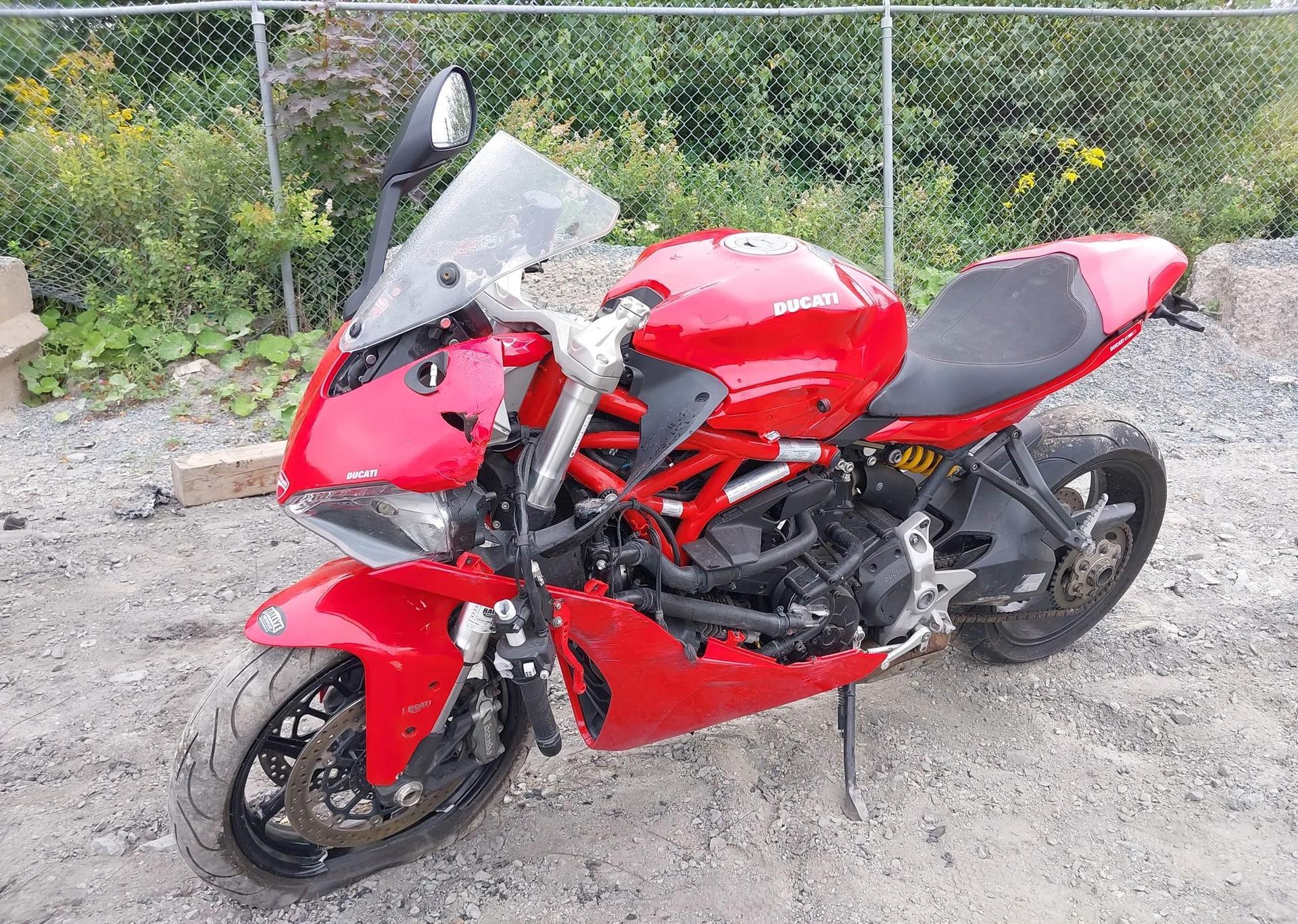 2017 DUCATI Supersport