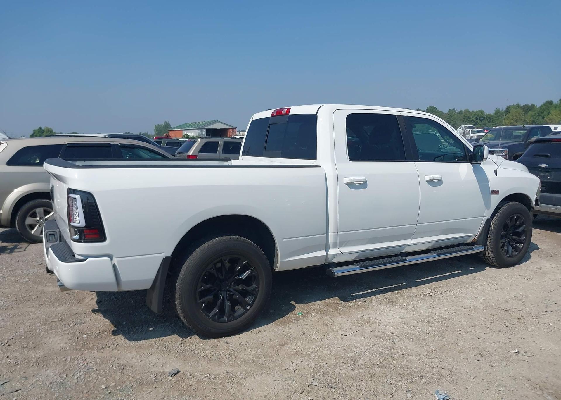 2016 RAM 1500 SPORT
