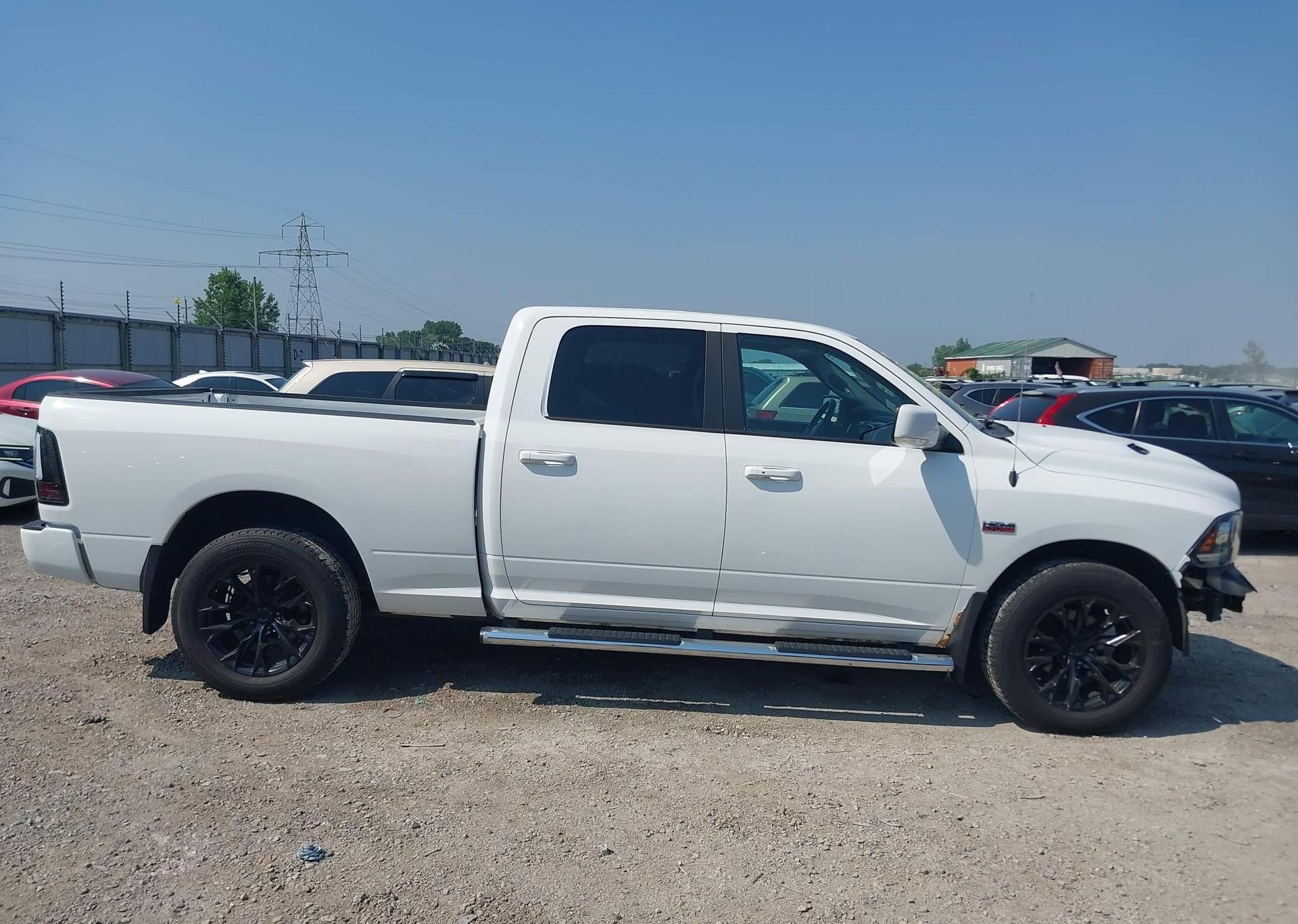 2016 RAM 1500 SPORT
