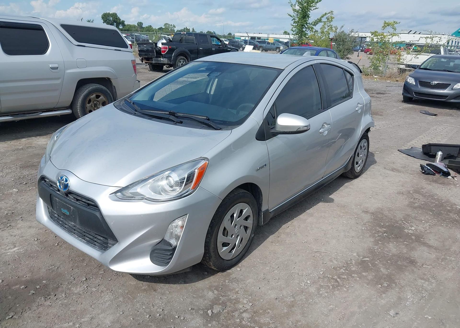 2017 TOYOTA Prius c