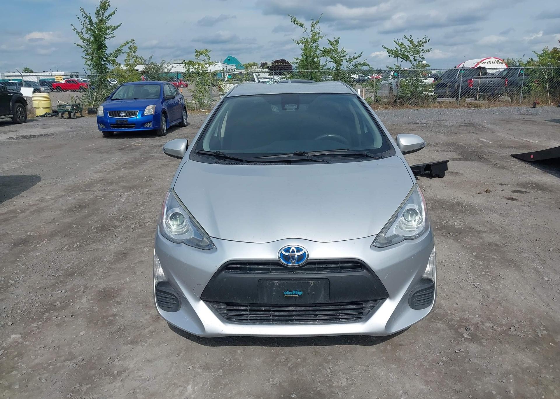 2017 TOYOTA Prius c