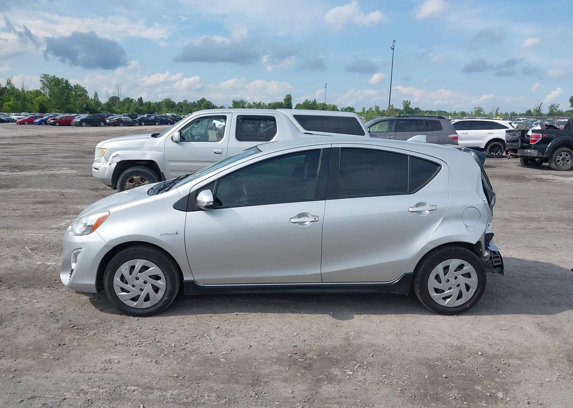 2017 TOYOTA Prius c