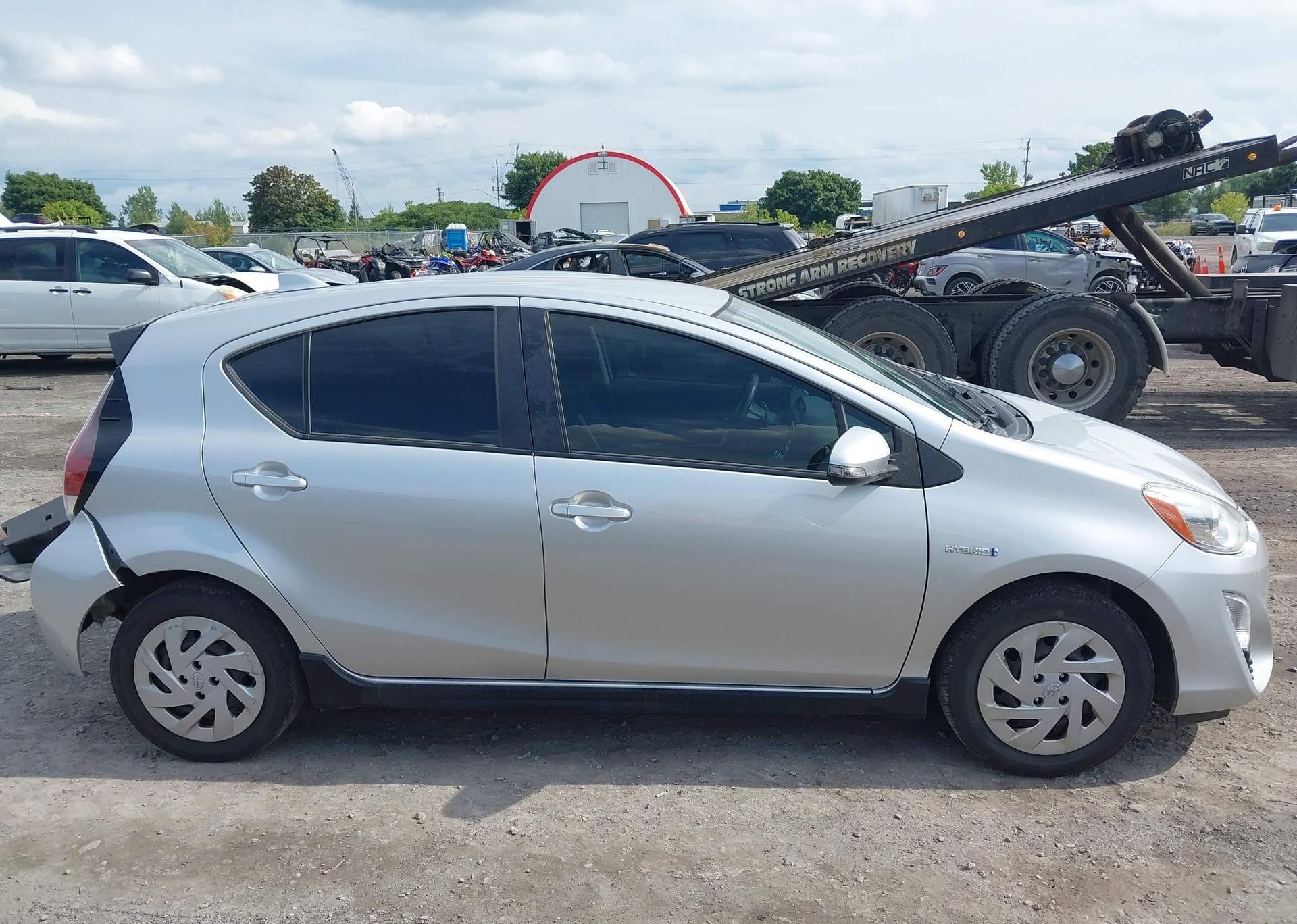 2017 TOYOTA Prius c