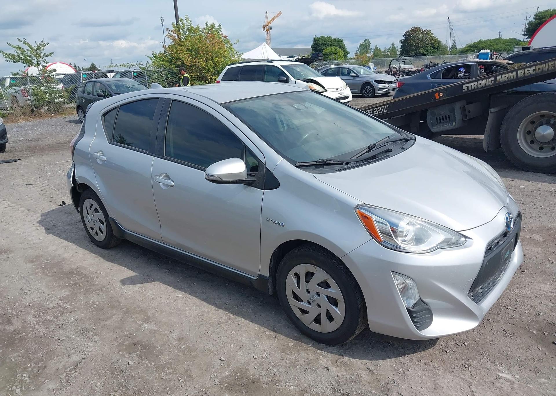 2017 TOYOTA Prius c