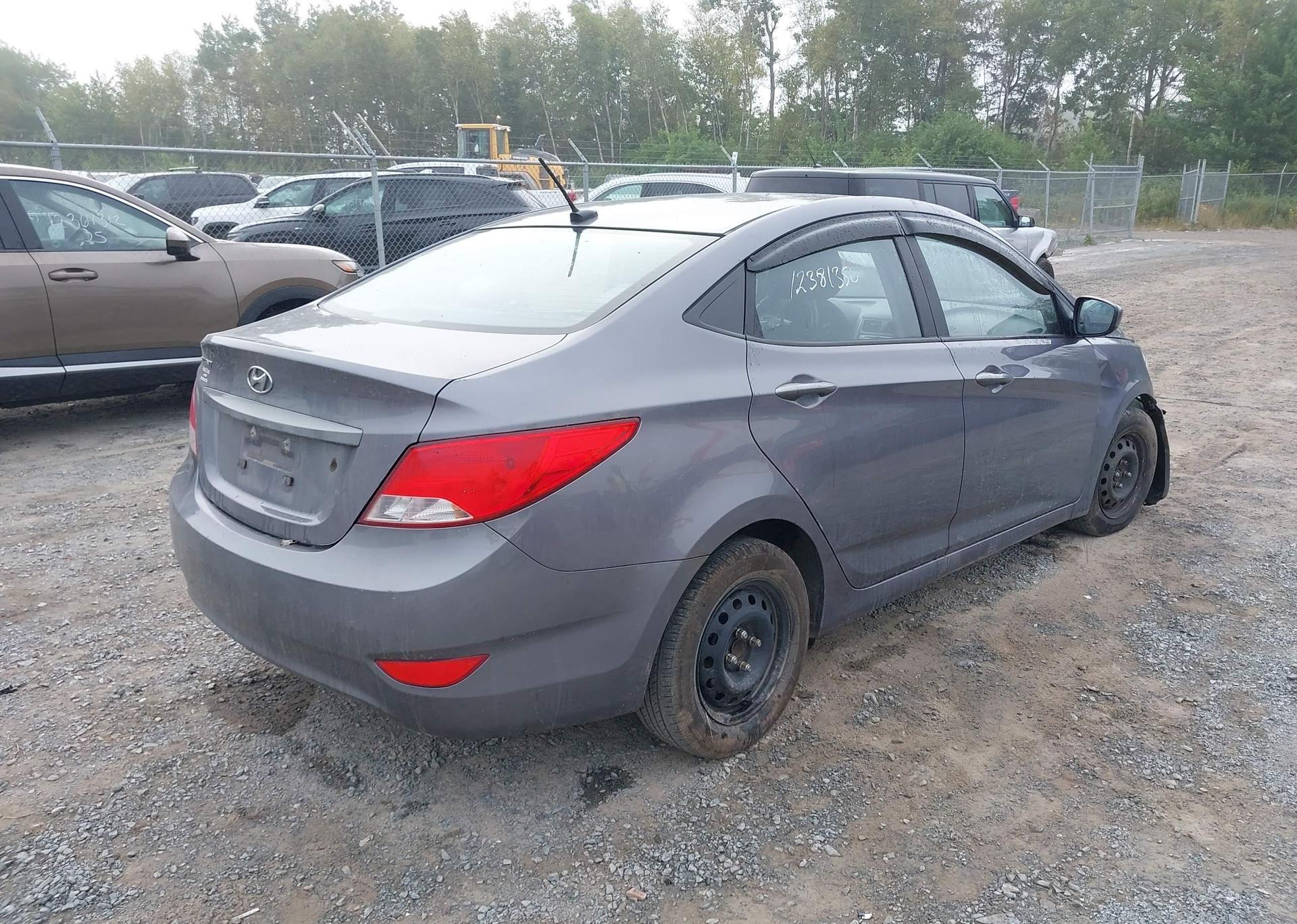 2015 HYUNDAI ACCENT GL