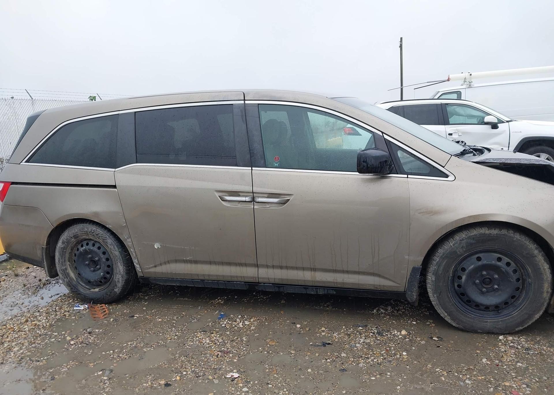 2011 HONDA ODYSSEY EX