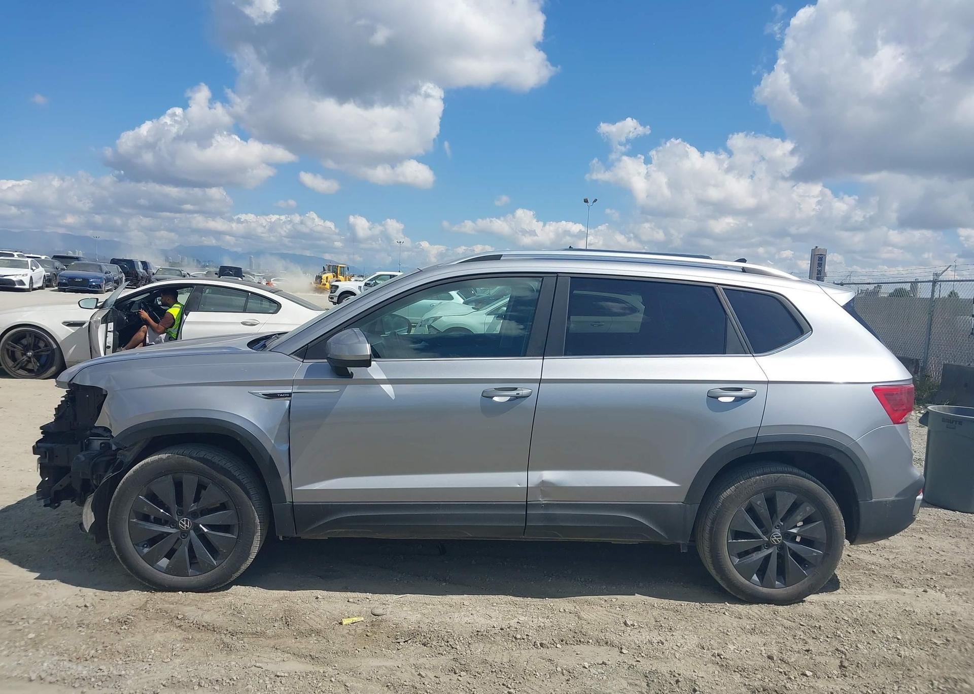 2024 VOLKSWAGEN TAOS SE