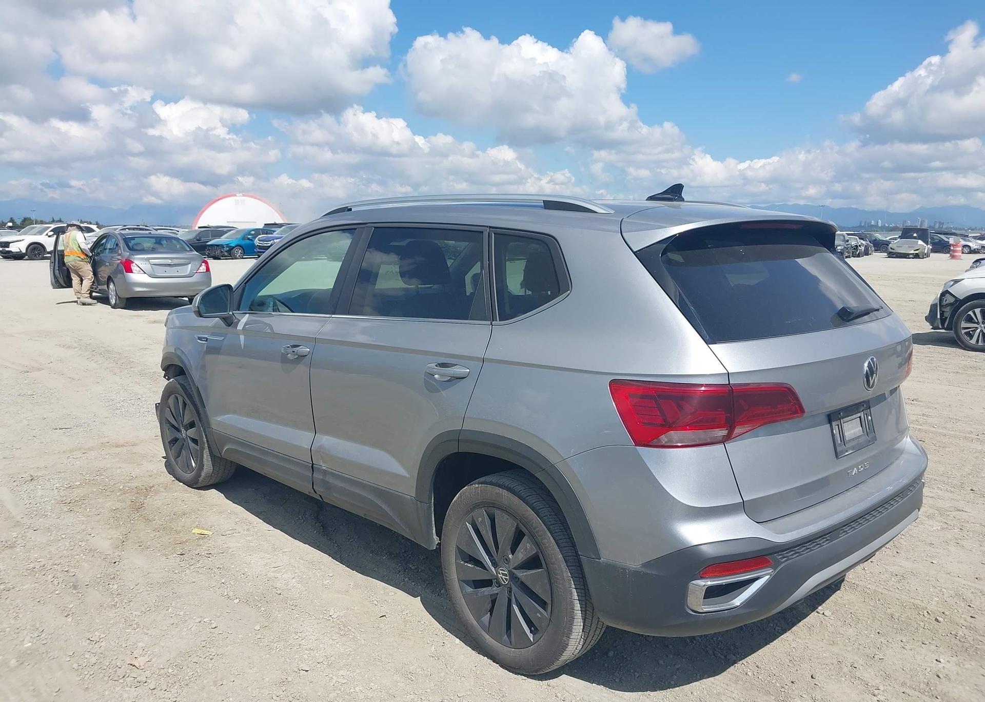 2024 VOLKSWAGEN TAOS SE