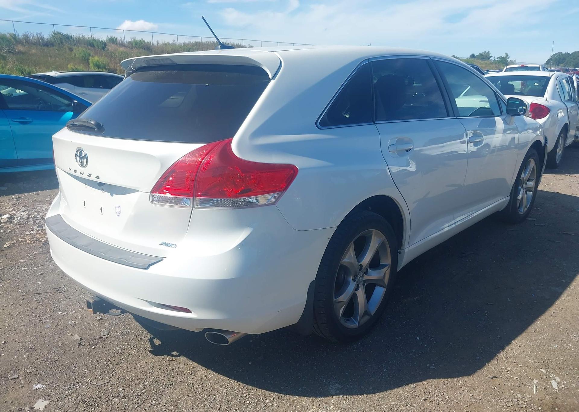 2010 TOYOTA VENZA