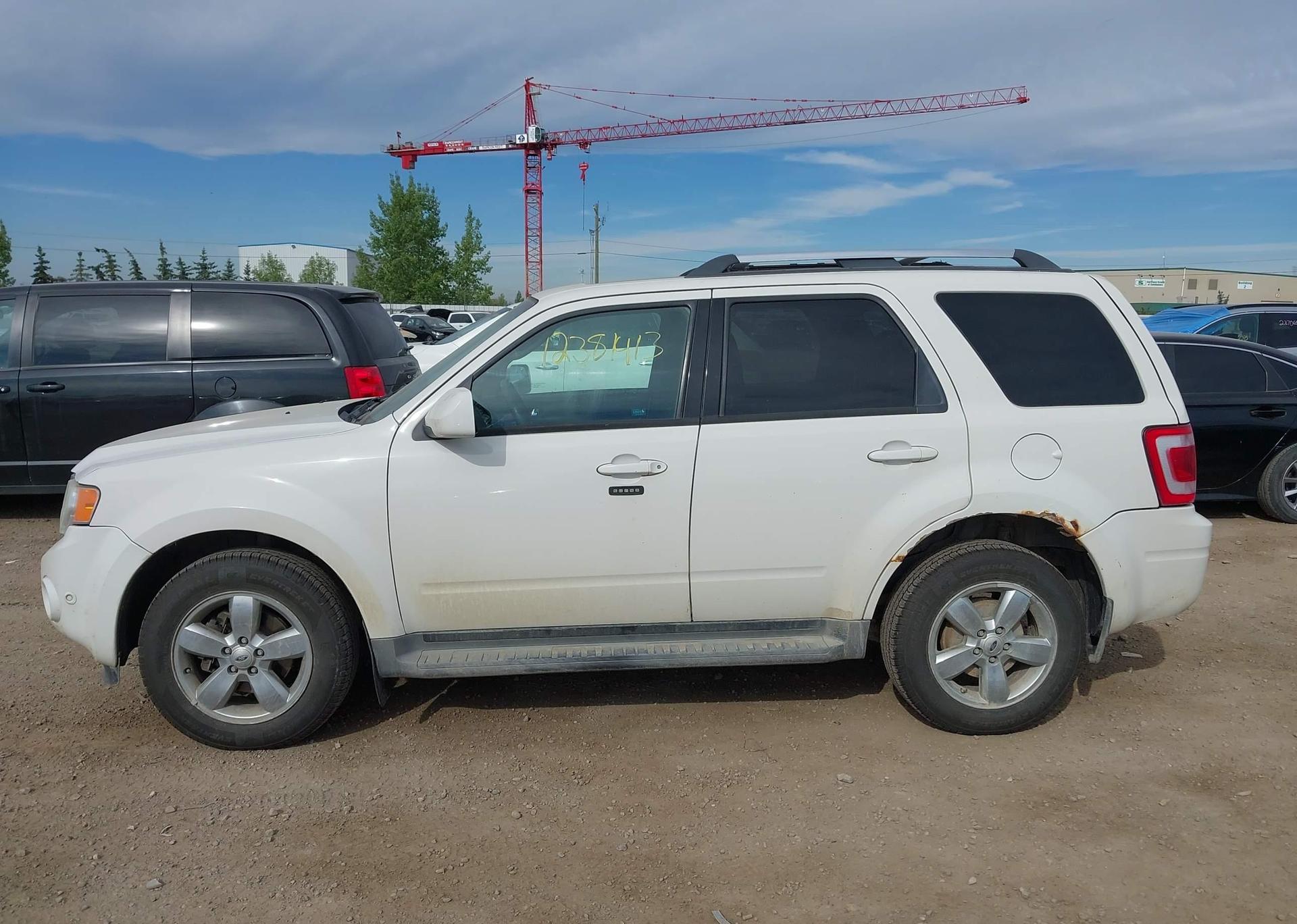 2010 FORD ESCAPE LIMITED
