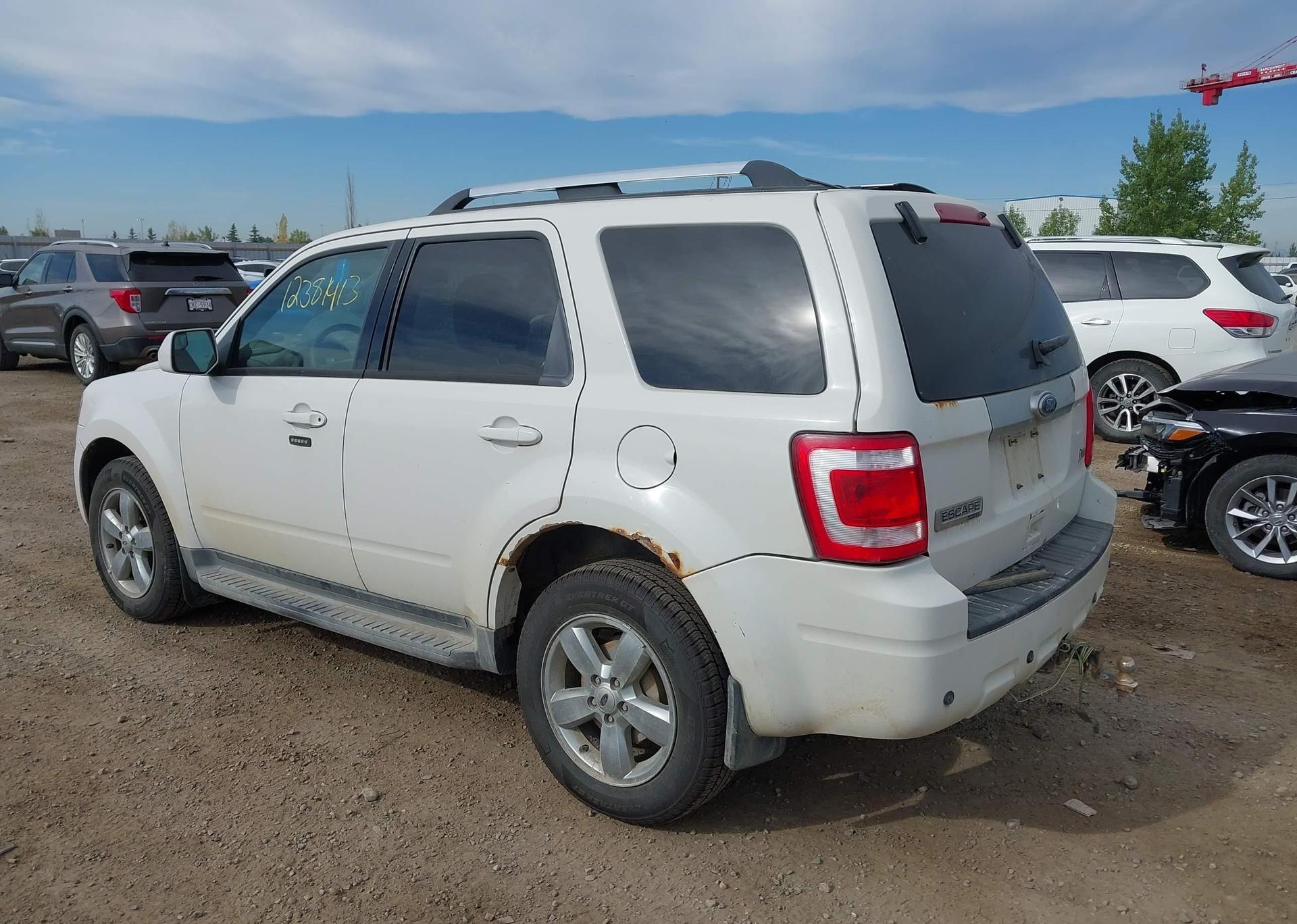 2010 FORD ESCAPE LIMITED