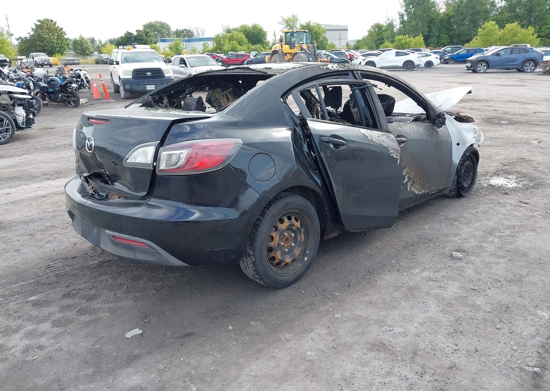 2010 MAZDA 3 I