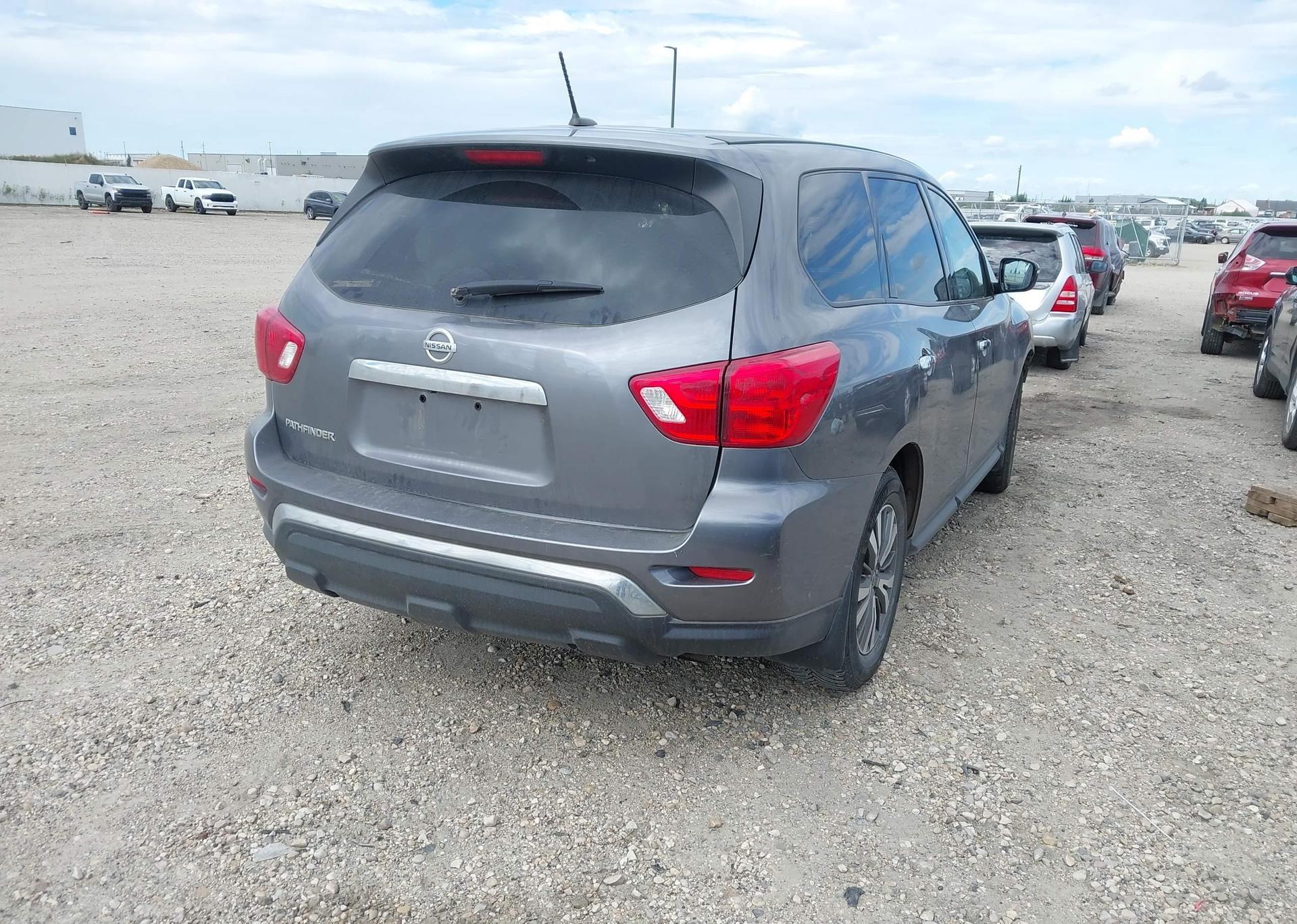 2017 NISSAN PATHFINDER S