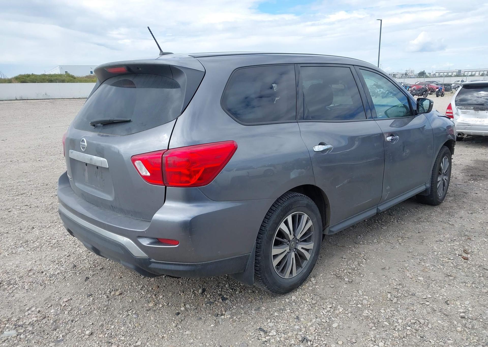 2017 NISSAN PATHFINDER S