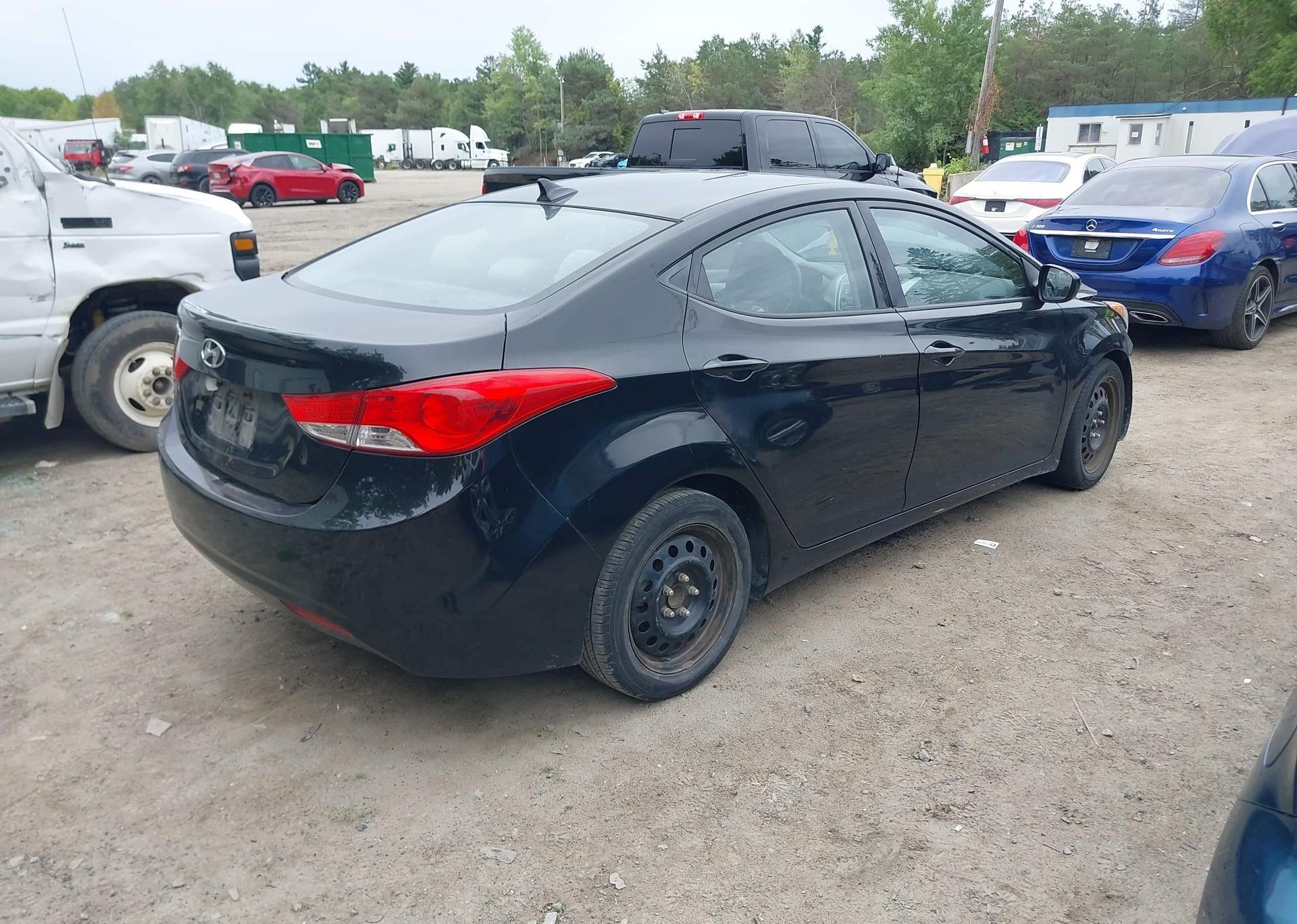 2013 HYUNDAI ELANTRA GL