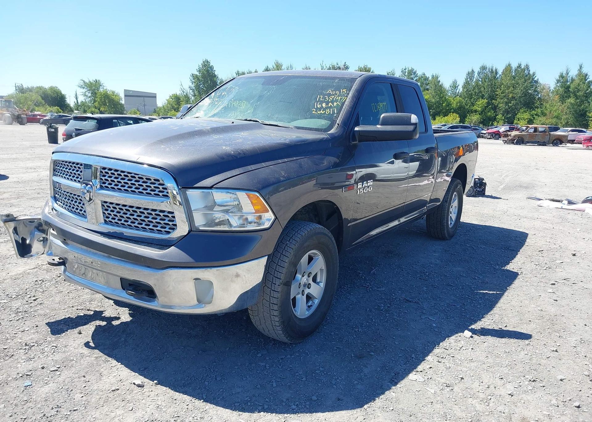 2016 RAM 1500 SLT