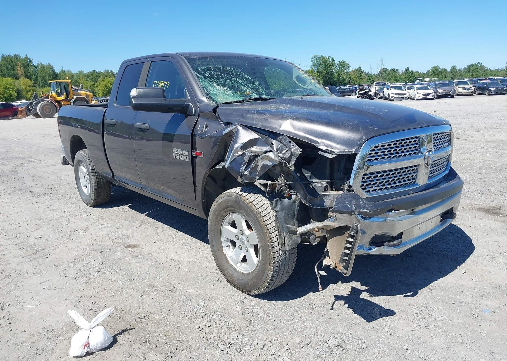 2016 RAM 1500 SLT