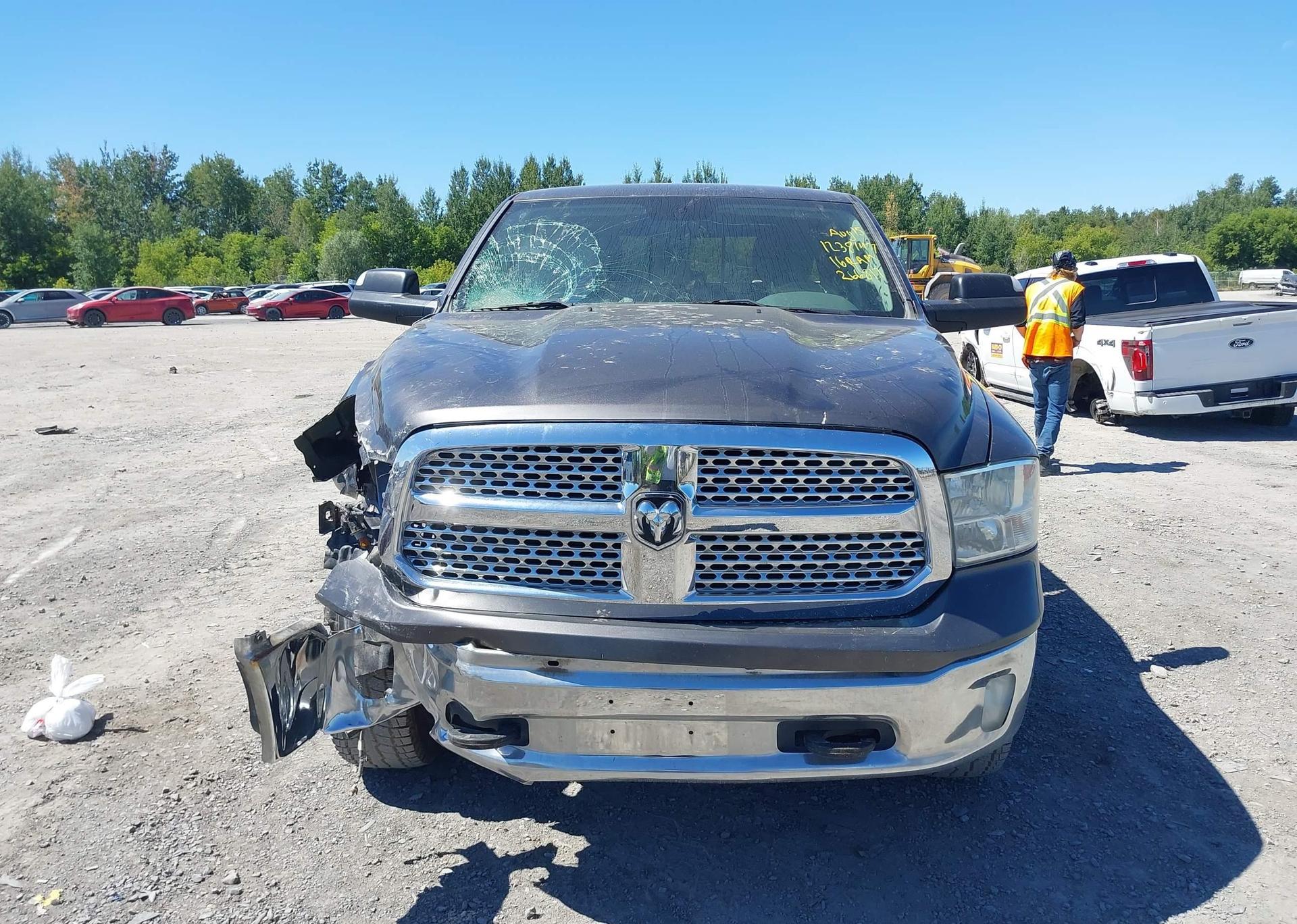 2016 RAM 1500 SLT