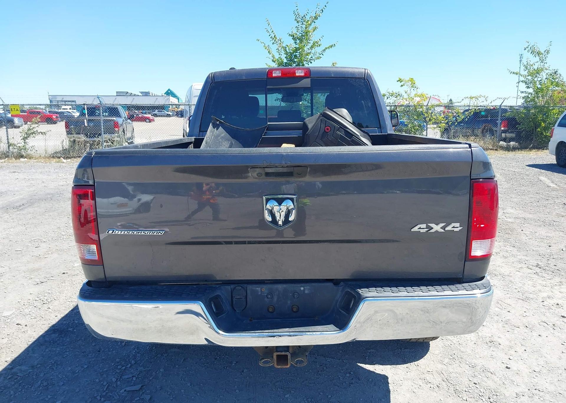 2016 RAM 1500 SLT