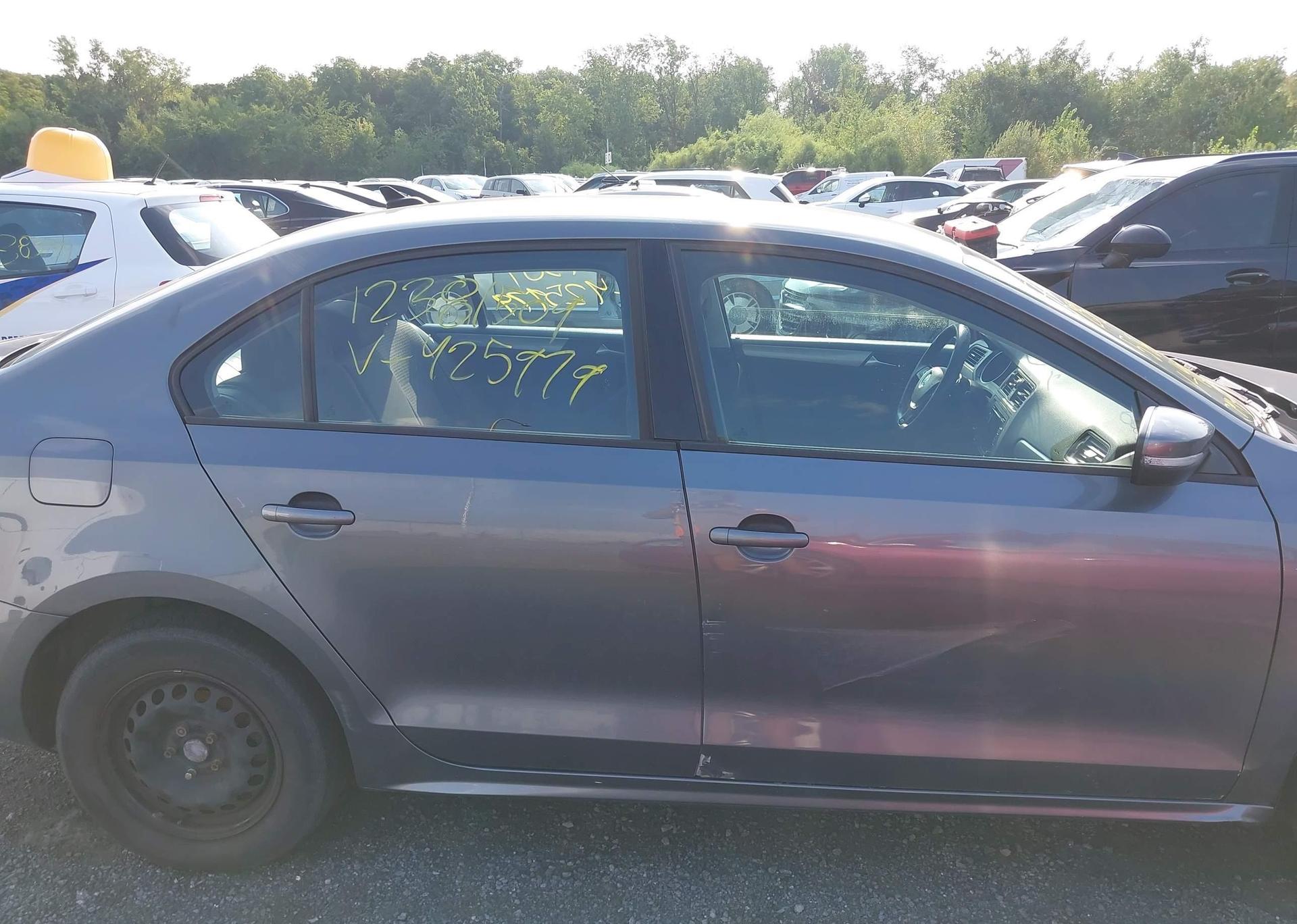 2015 VOLKSWAGEN JETTA 2.0L TRENDLINE