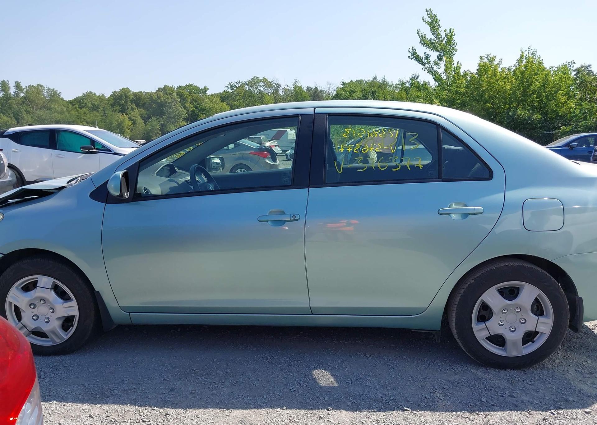 2010 TOYOTA YARIS