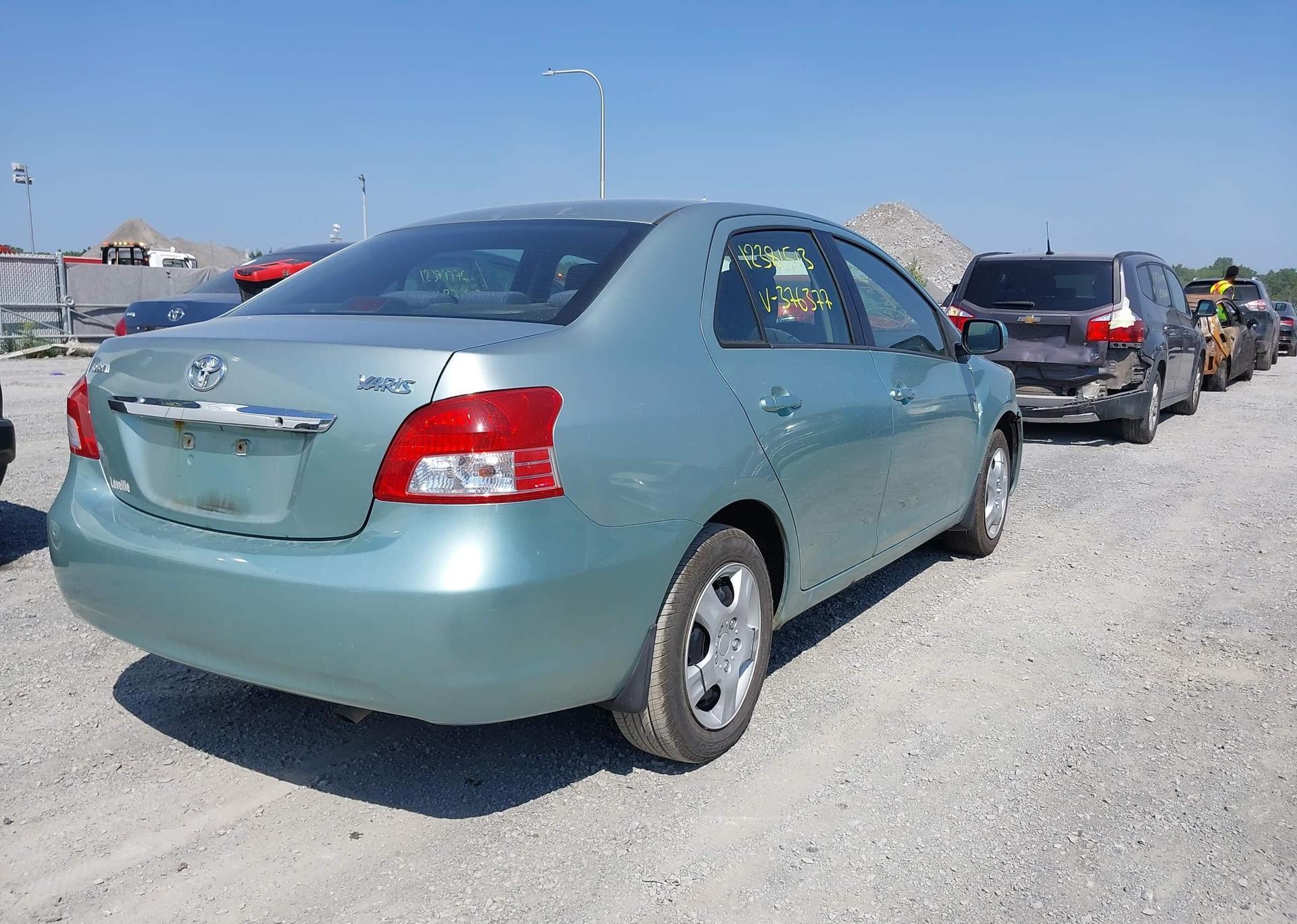 2010 TOYOTA YARIS