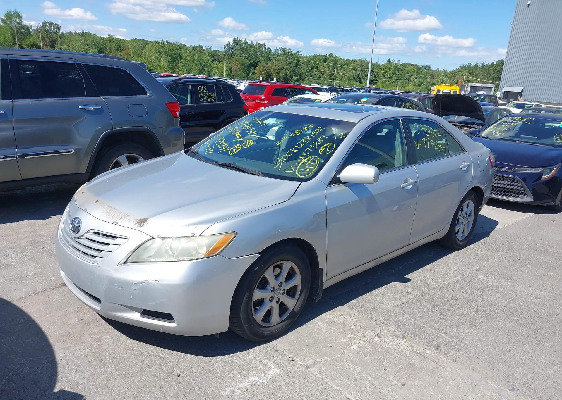 2009 TOYOTA CAMRY SE