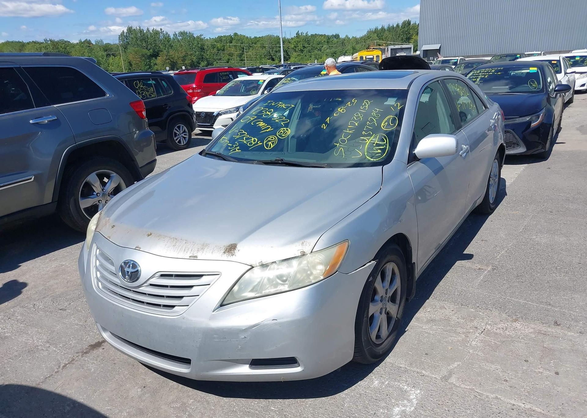 2009 TOYOTA CAMRY SE