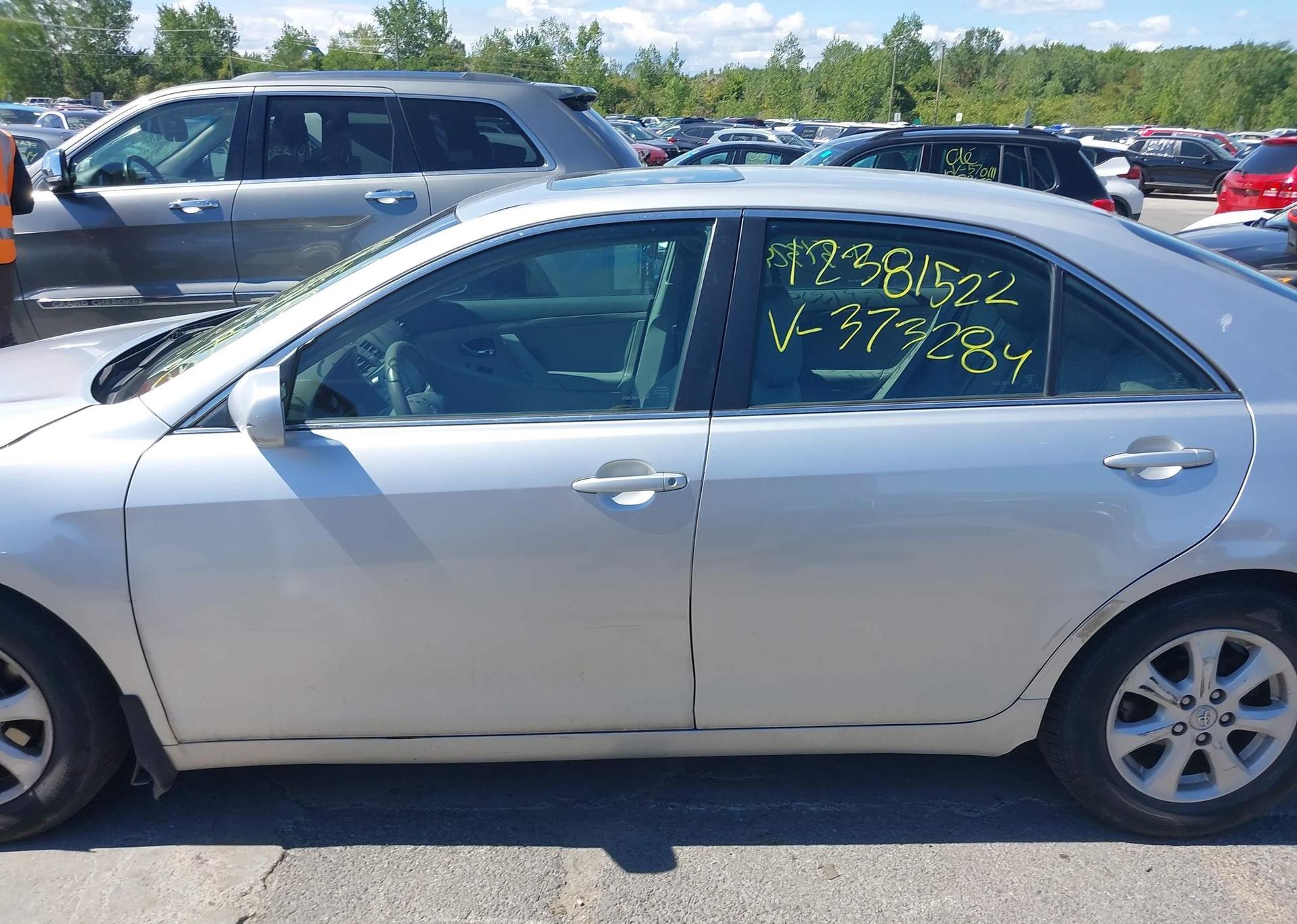 2009 TOYOTA CAMRY SE