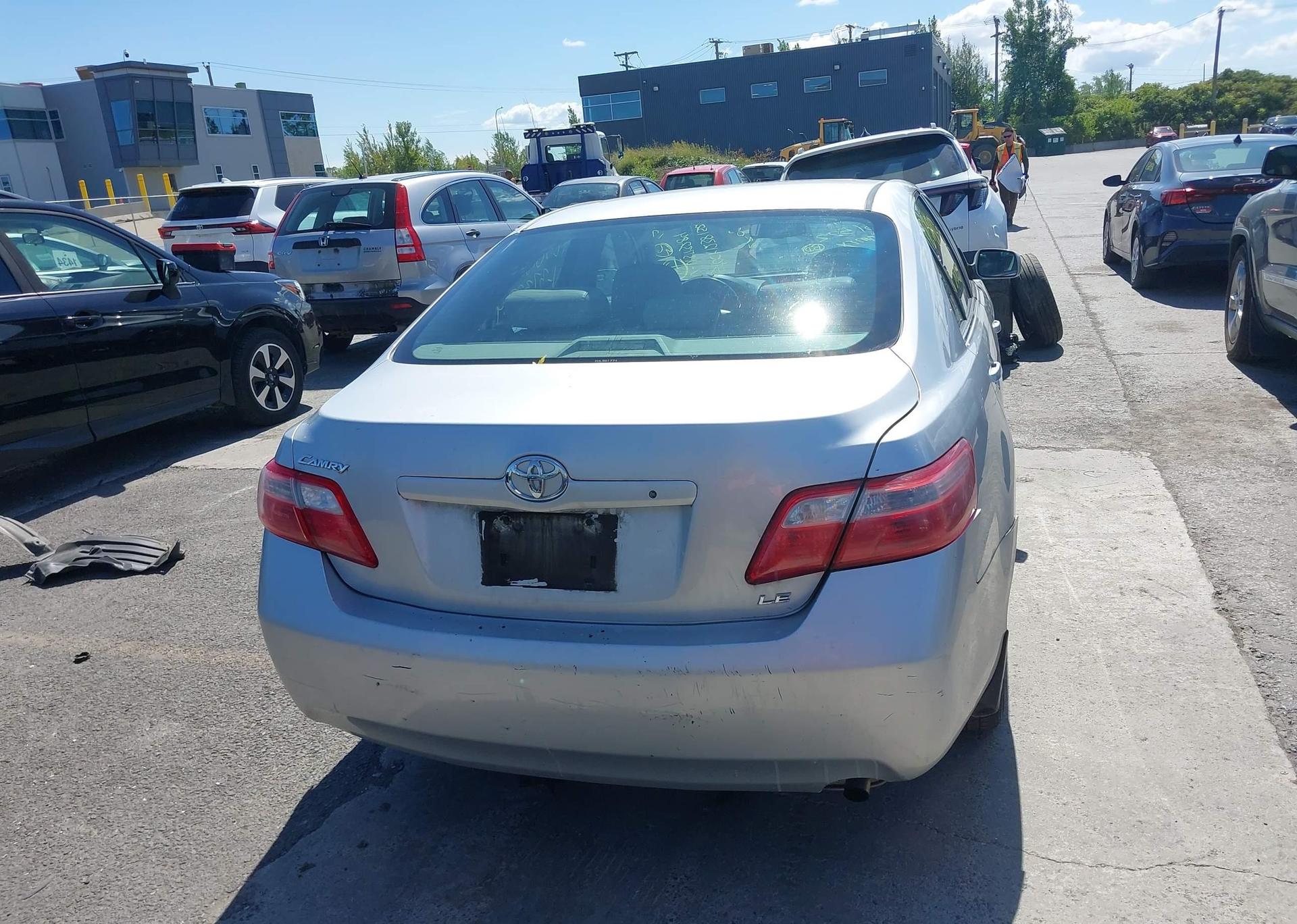 2009 TOYOTA CAMRY SE