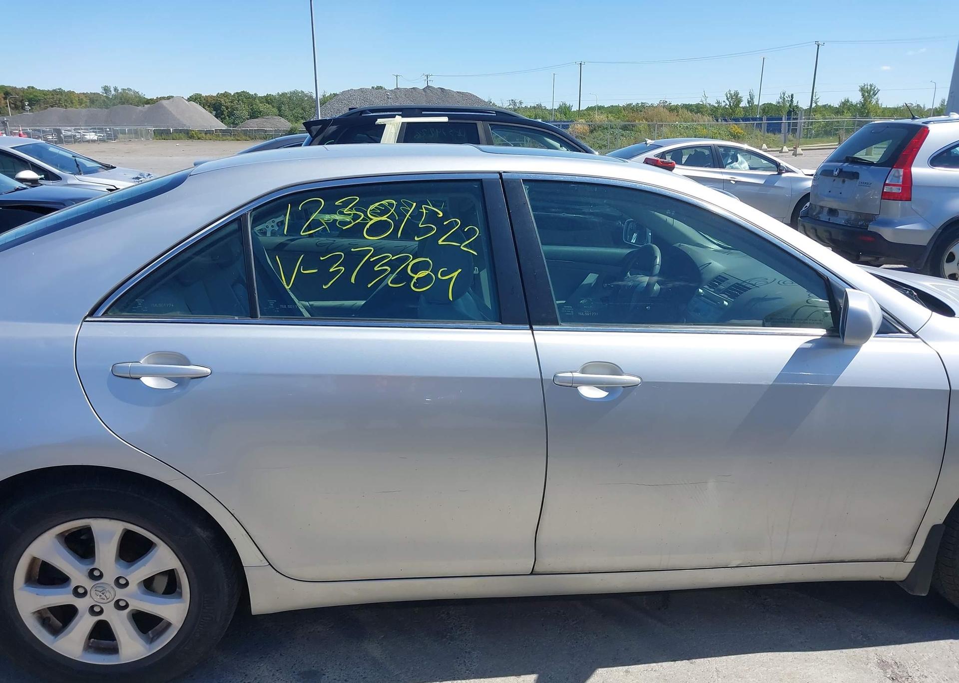 2009 TOYOTA CAMRY SE
