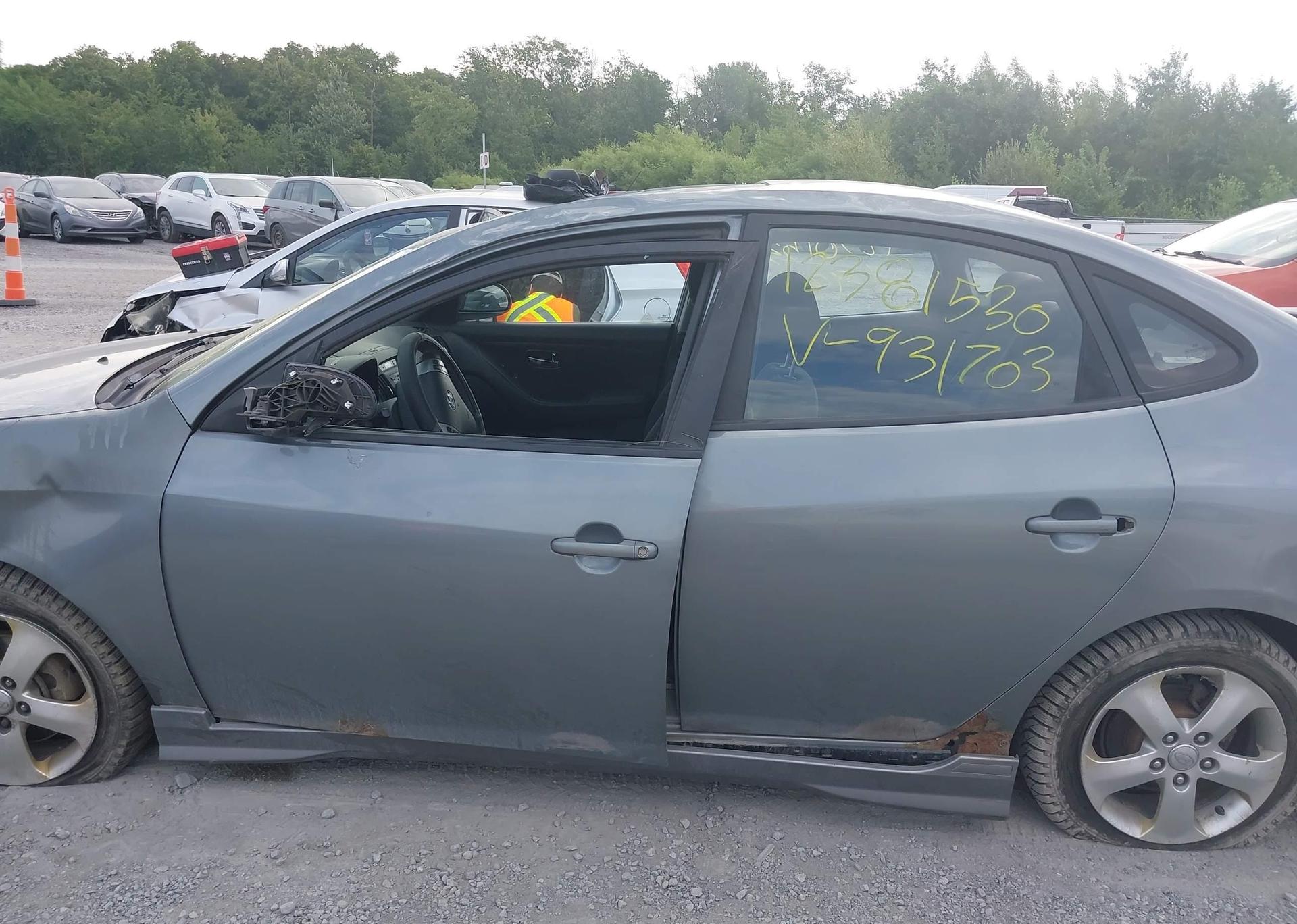 2010 HYUNDAI ELANTRA BLUE