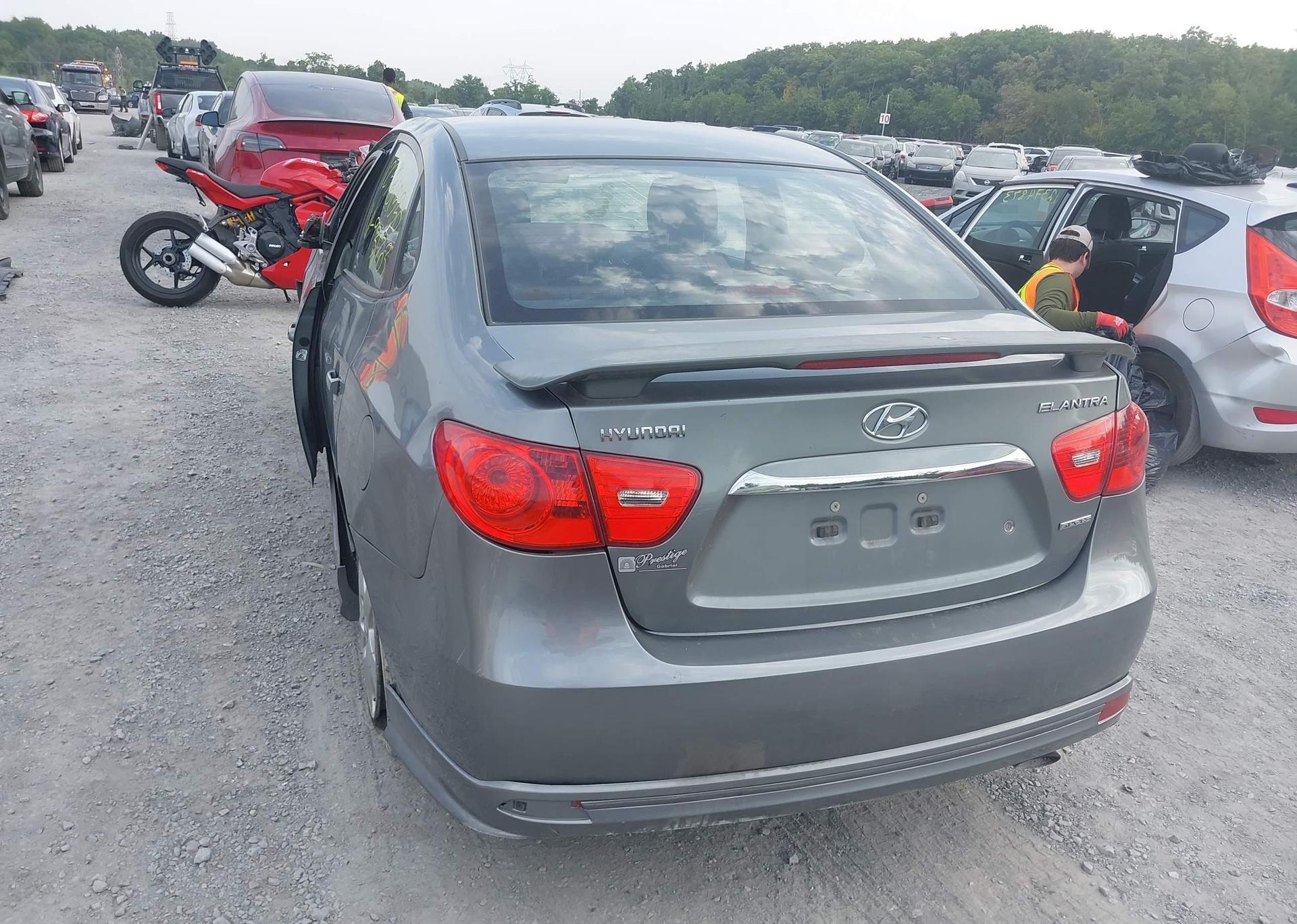 2010 HYUNDAI ELANTRA BLUE