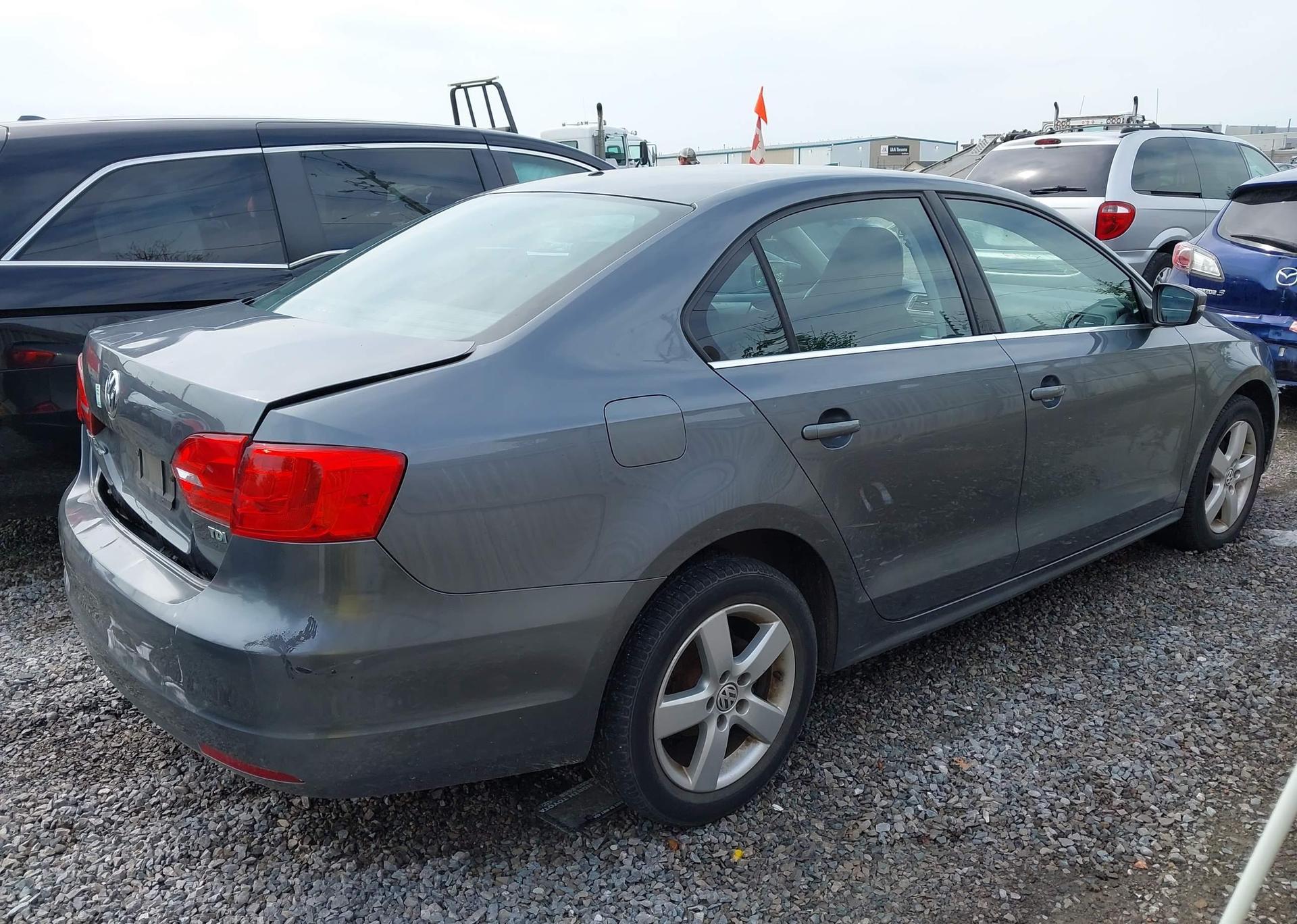 2013 VOLKSWAGEN JETTA 2.0L TDI