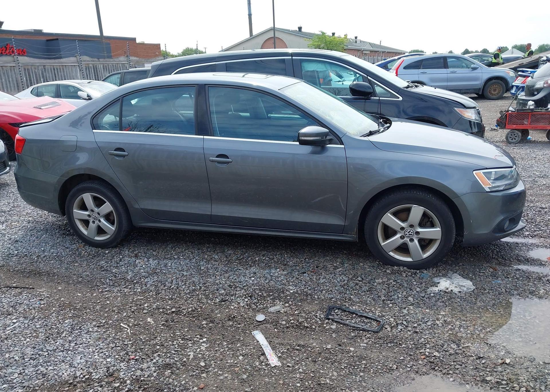 2013 VOLKSWAGEN JETTA 2.0L TDI