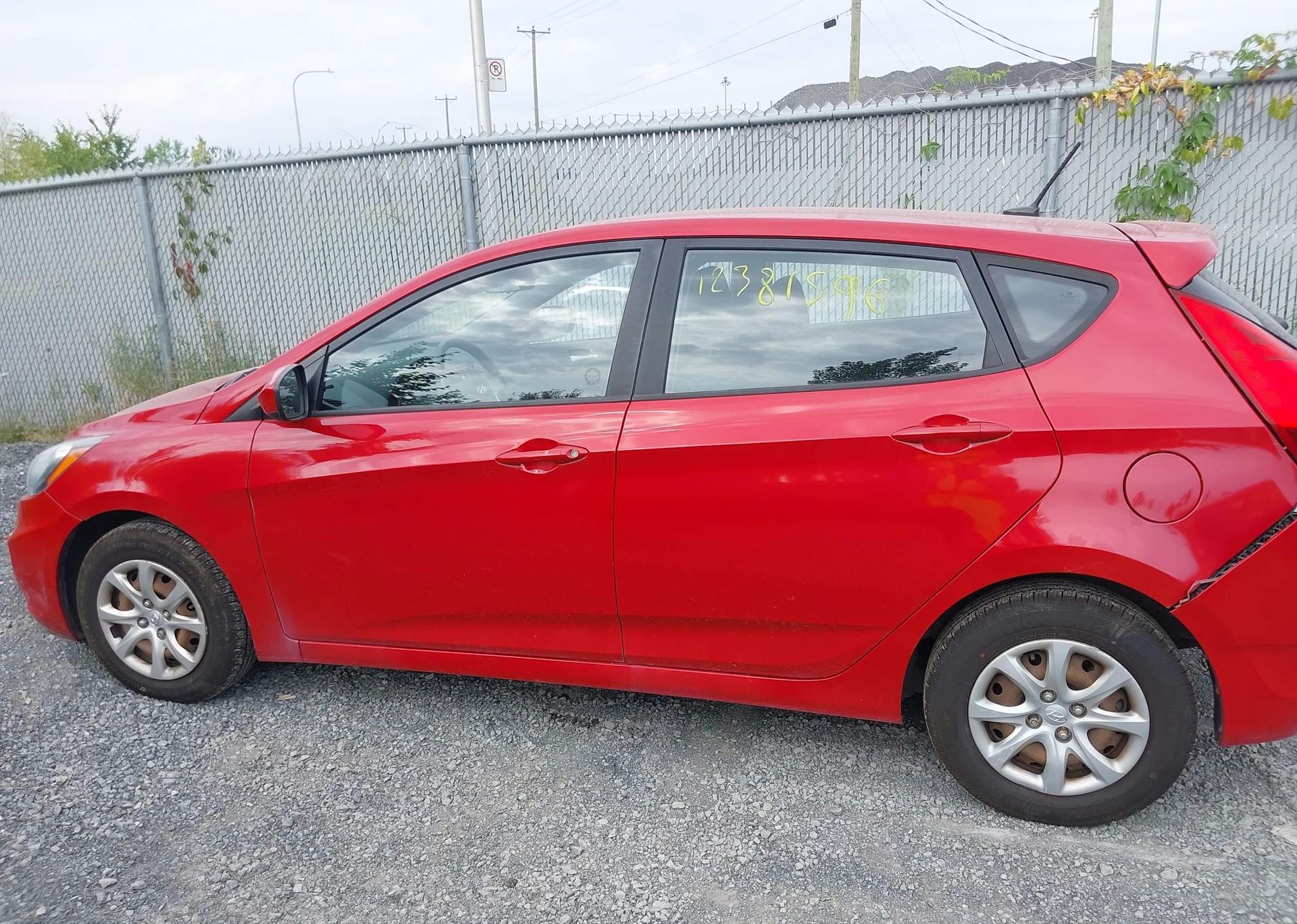 2012 HYUNDAI ACCENT GLS
