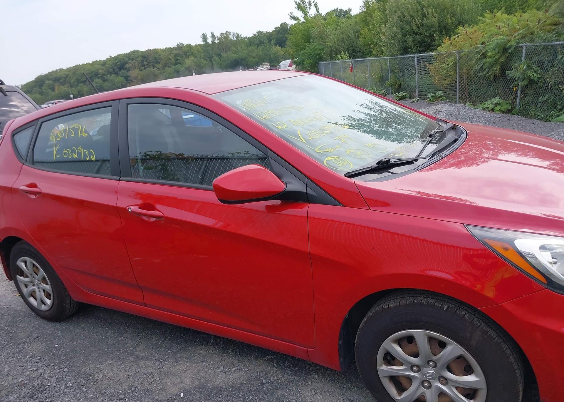 2012 HYUNDAI ACCENT GLS