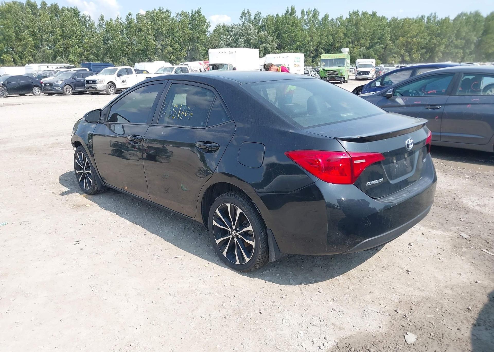 2019 TOYOTA COROLLA SE