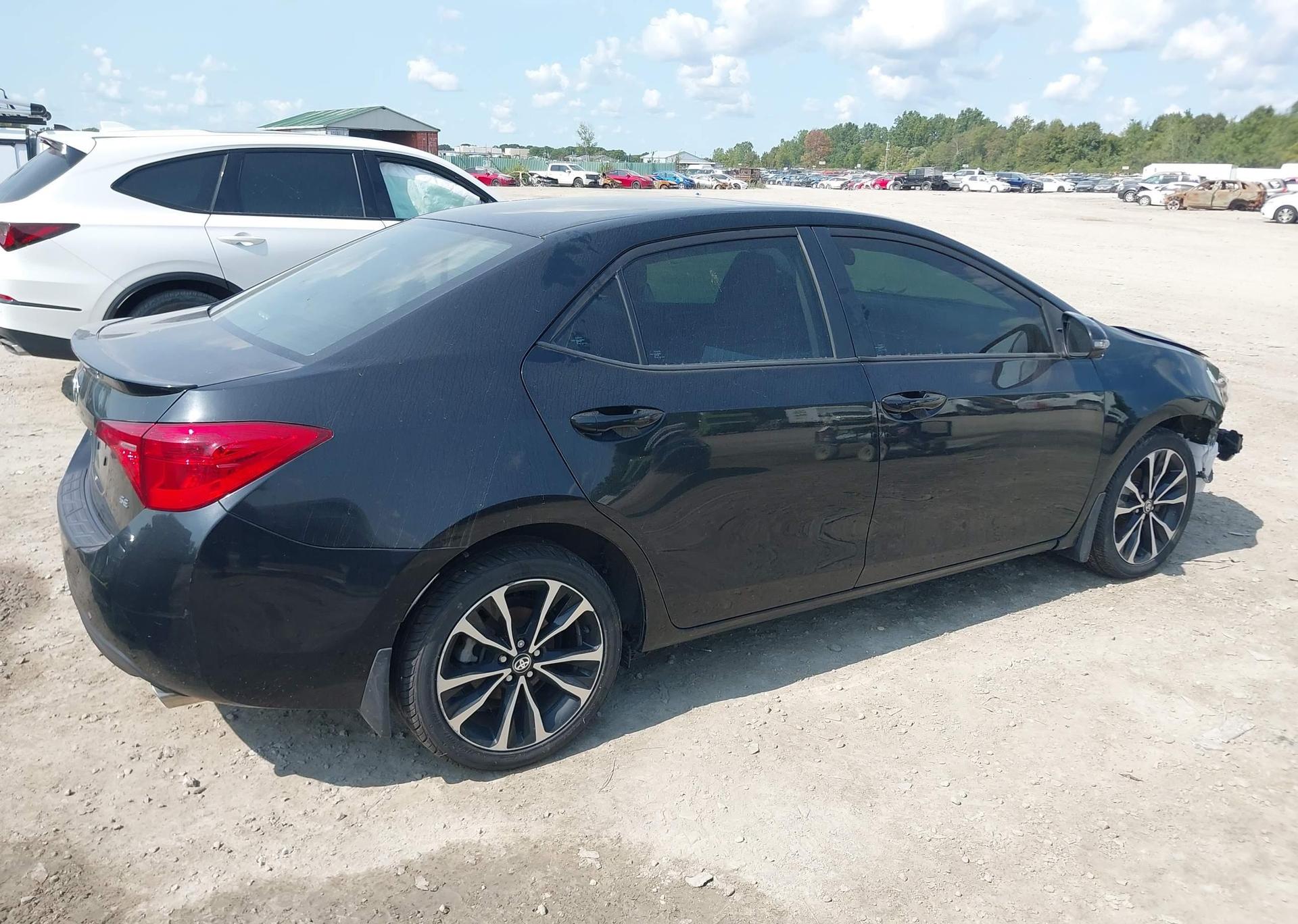 2019 TOYOTA COROLLA SE