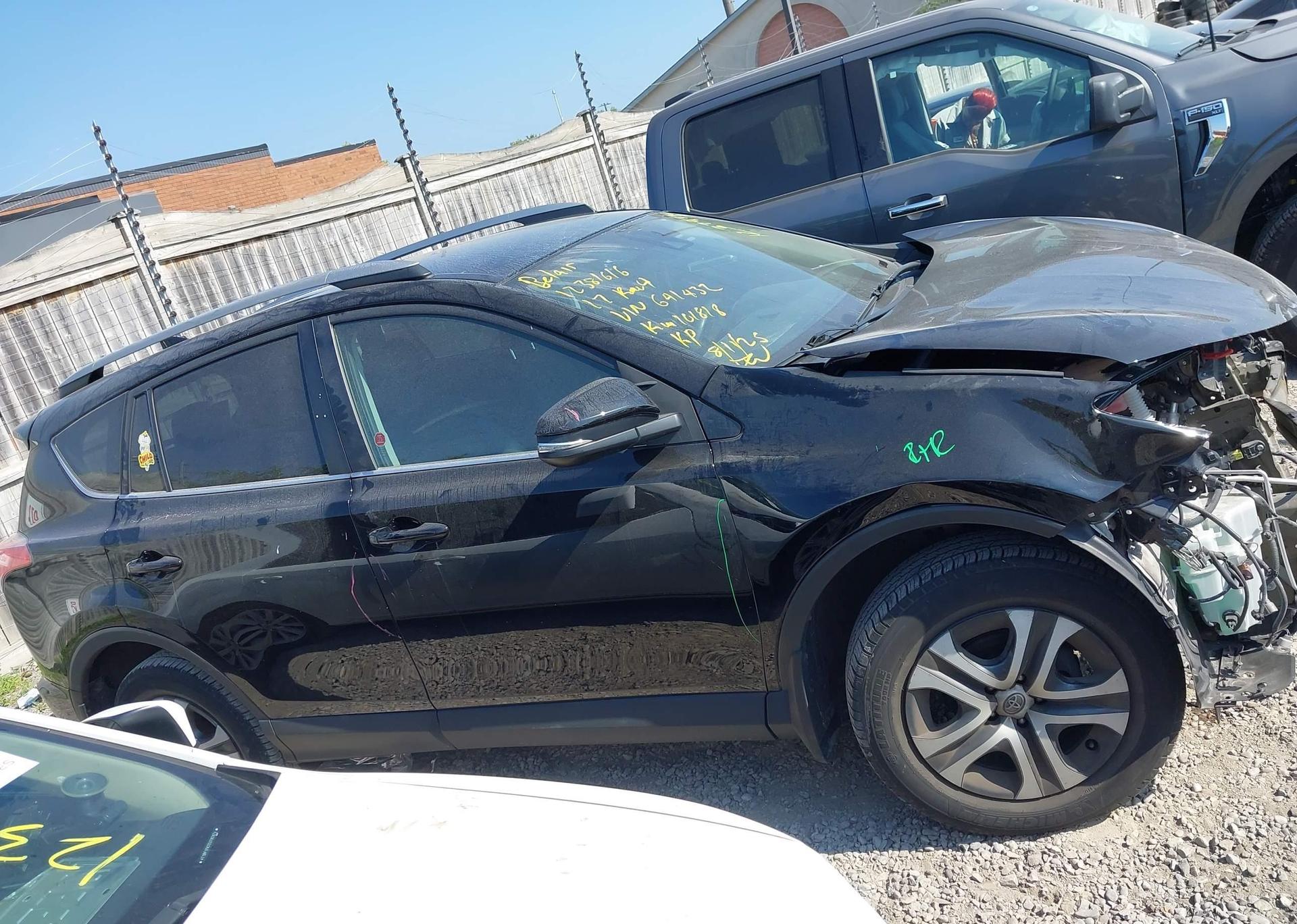 2017 TOYOTA RAV4 LE