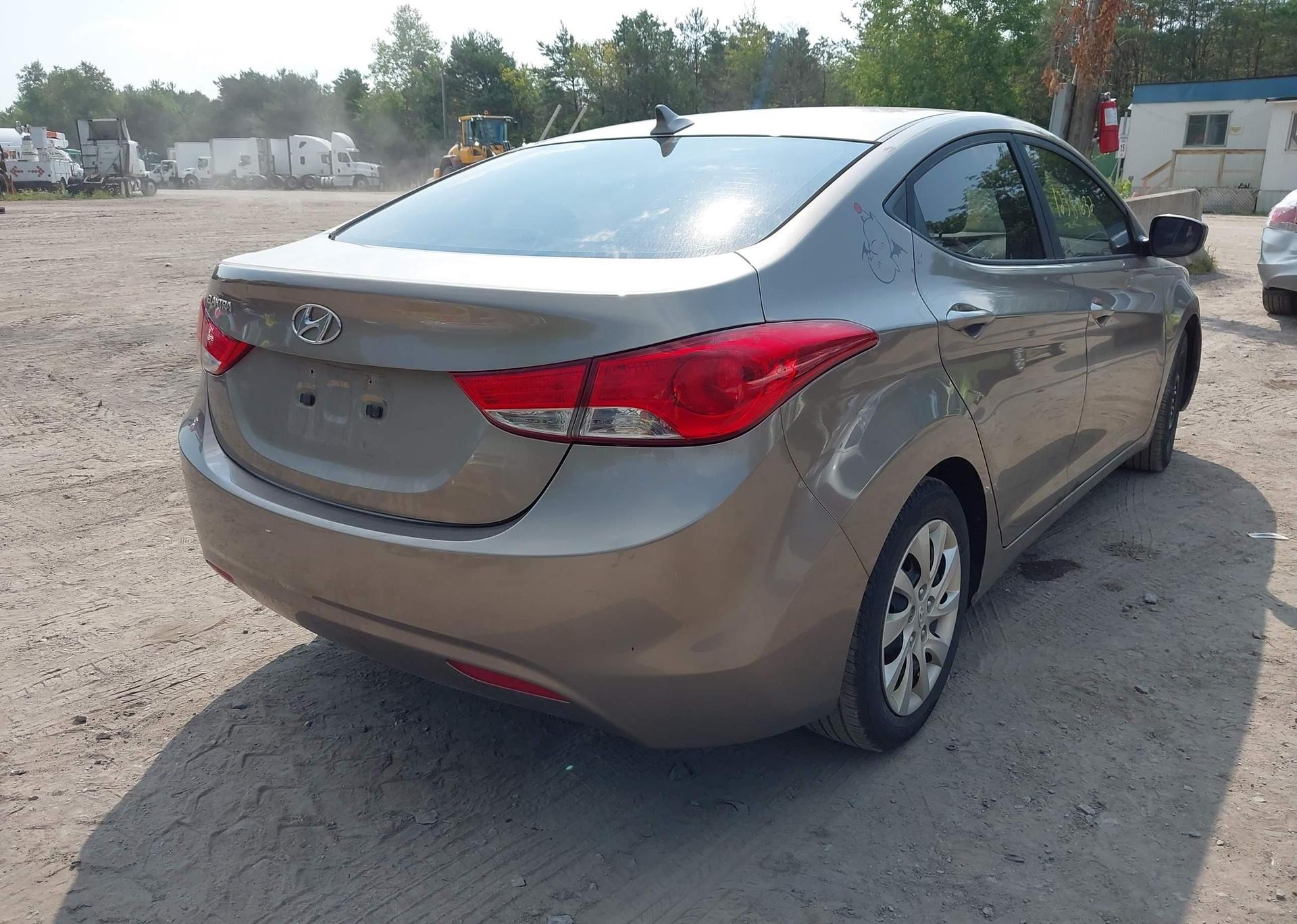 2013 HYUNDAI ELANTRA GLS