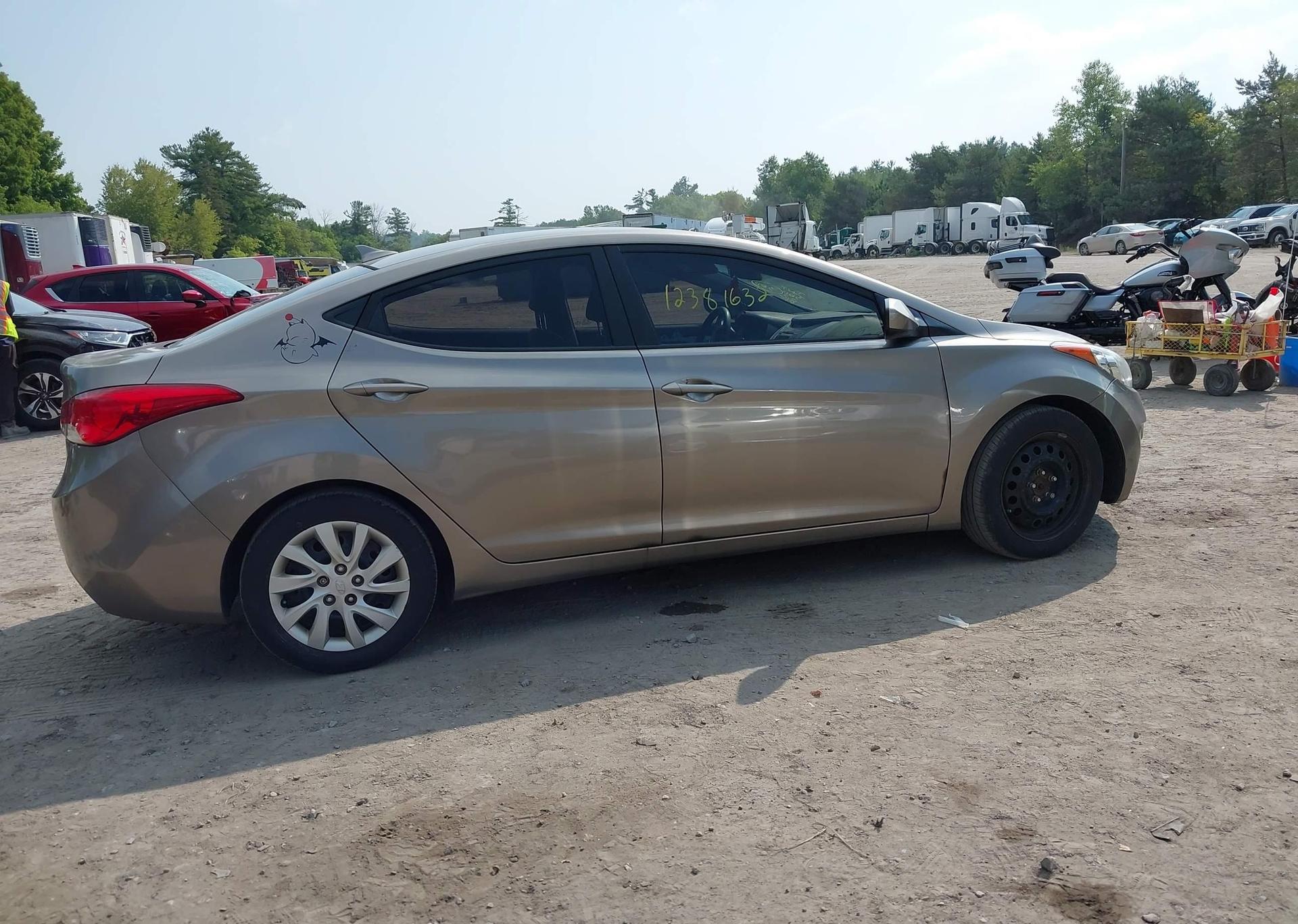2013 HYUNDAI ELANTRA GLS